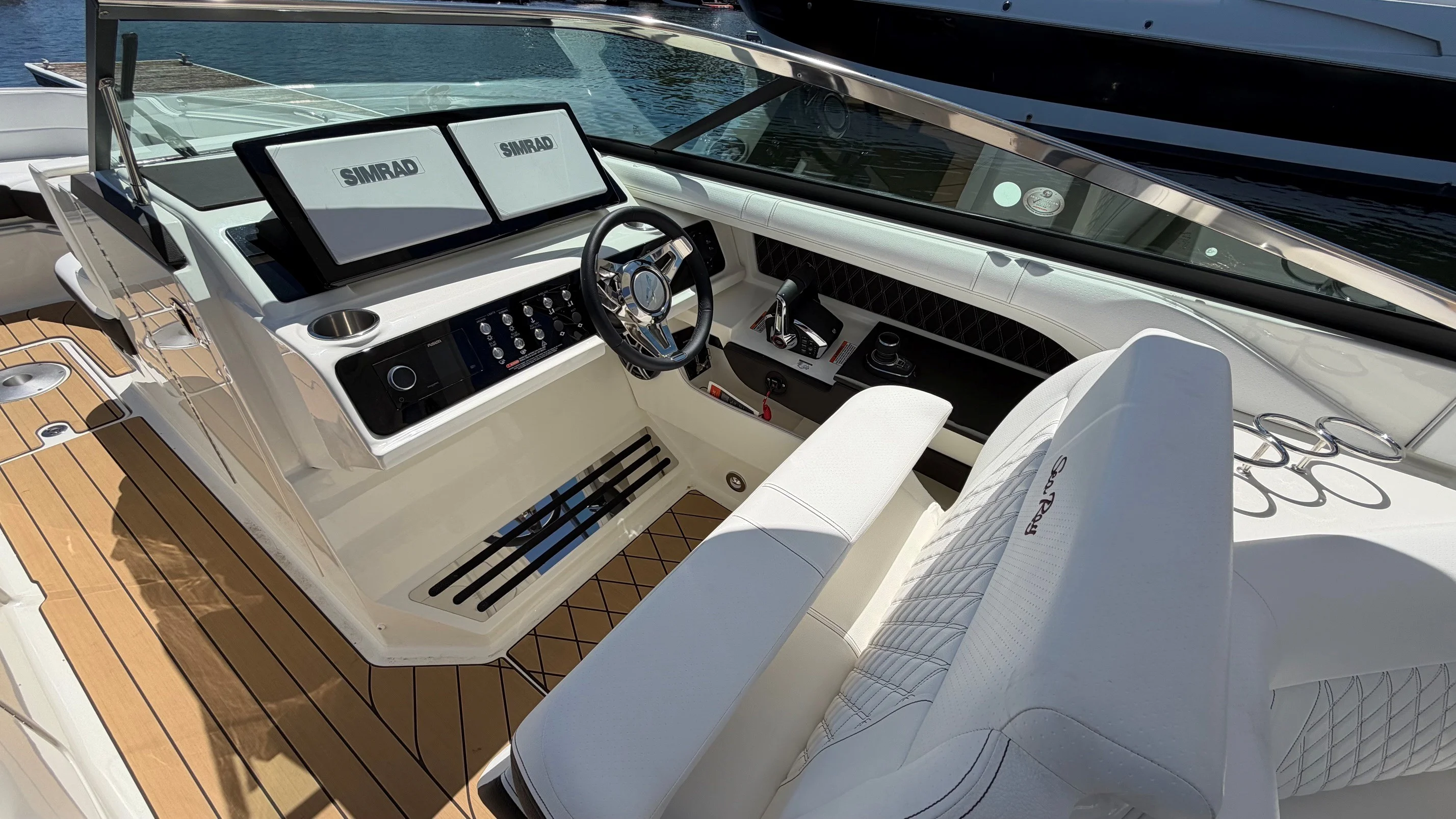 2026 Sea Ray SLX 310 Image Thumbnail #16