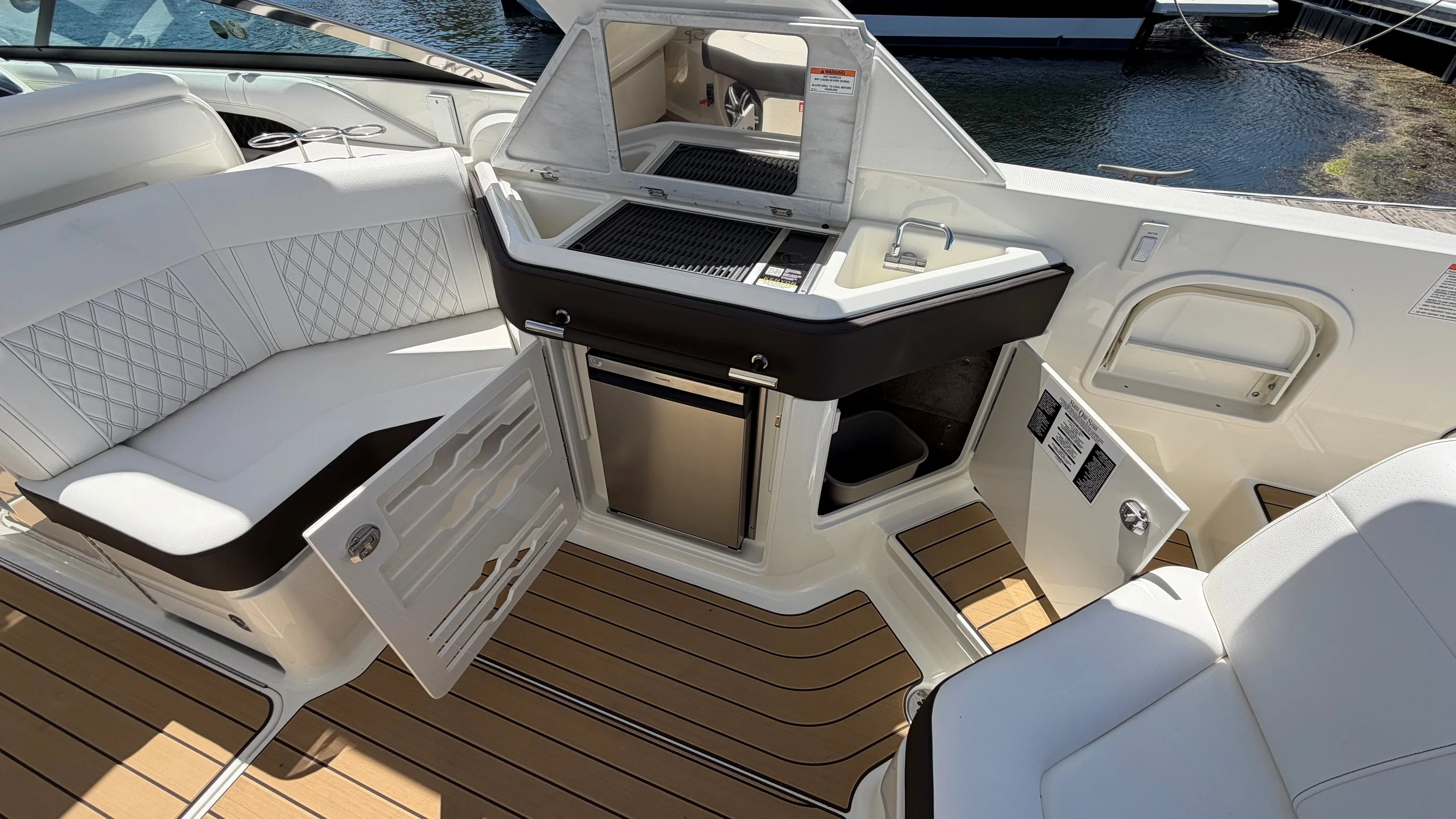 2026 Sea Ray SLX 310 Image Thumbnail #11