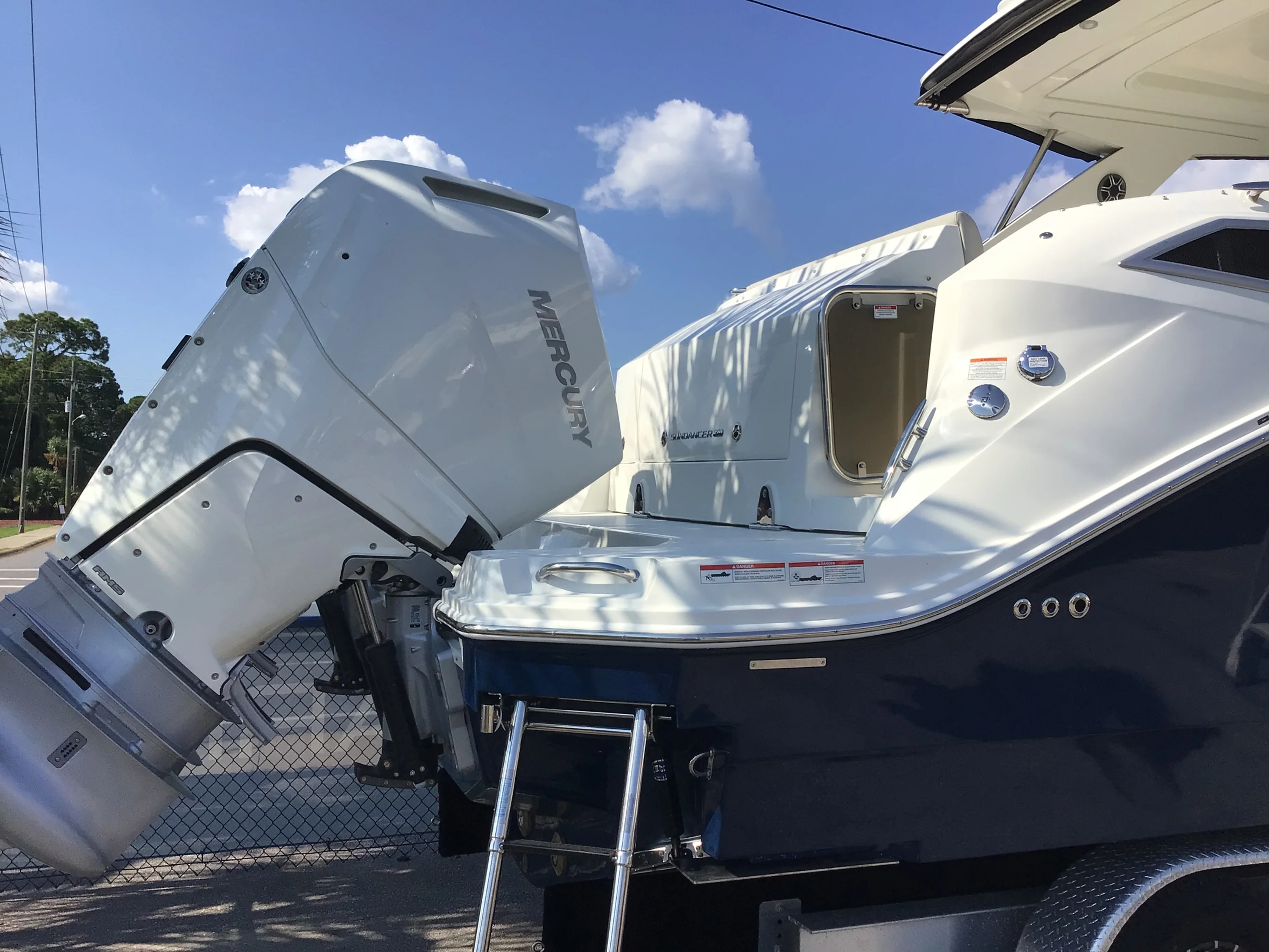 2026 Sea Ray Sundancer 320 Outboard Image Thumbnail #3