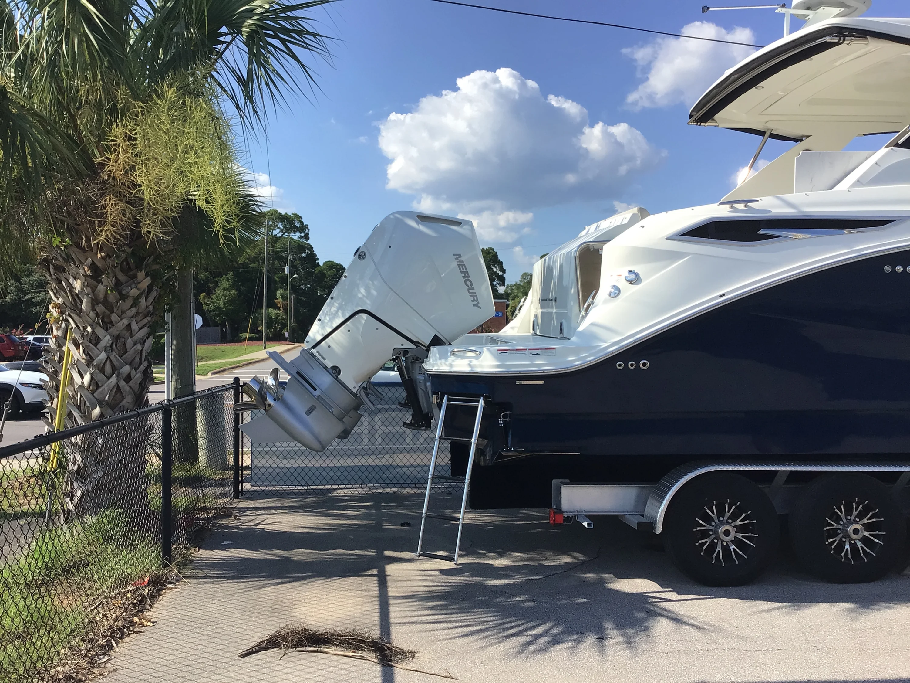2026 Sea Ray Sundancer 320 Outboard Image Thumbnail #2