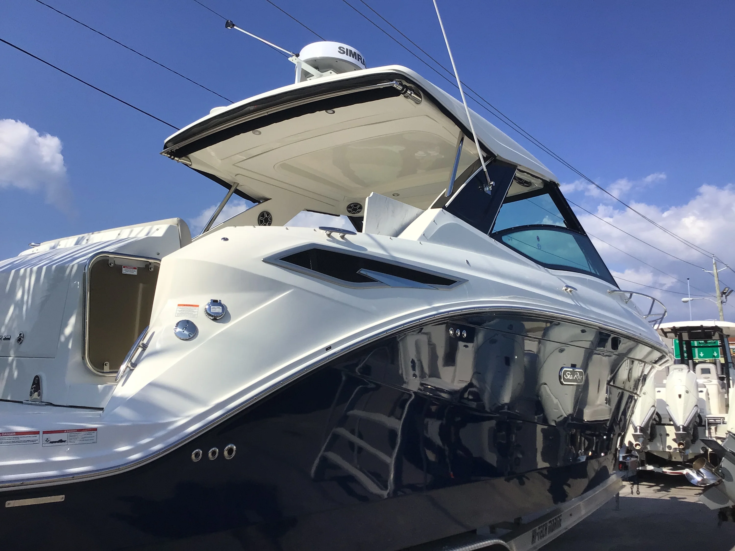 2026 Sea Ray Sundancer 320 Outboard Image Thumbnail #4