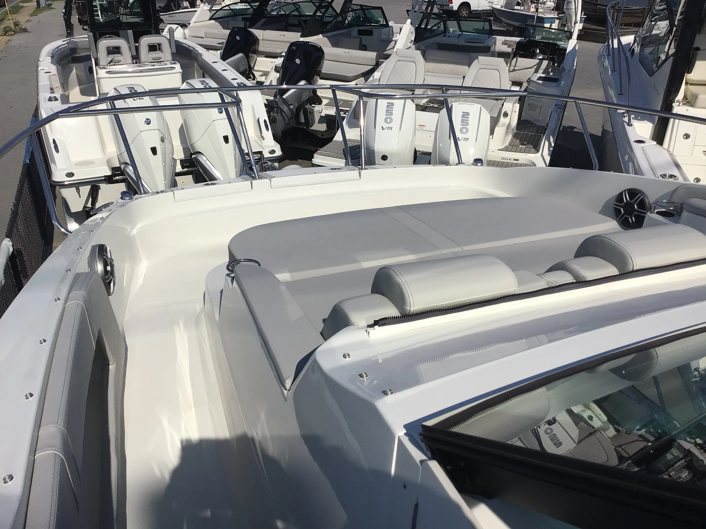2026 Sea Ray Sundancer 320 Outboard Image Thumbnail #12