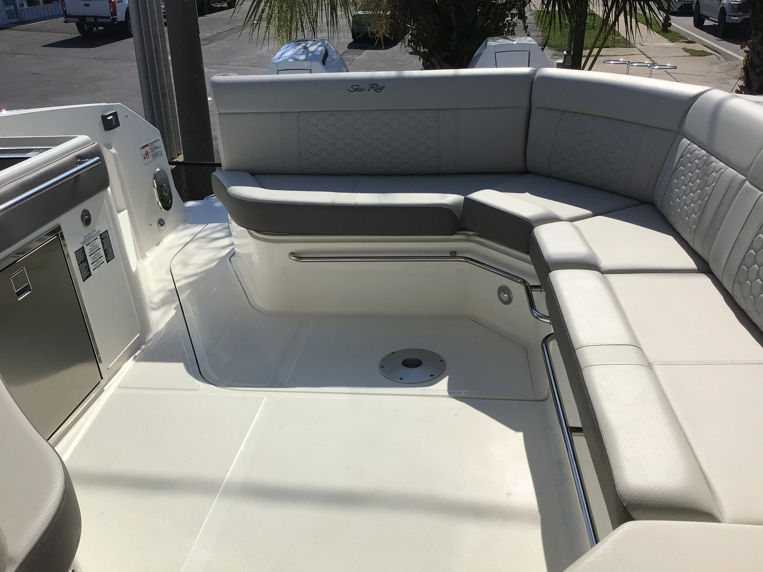 2026 Sea Ray Sundancer 320 Outboard Image Thumbnail #16