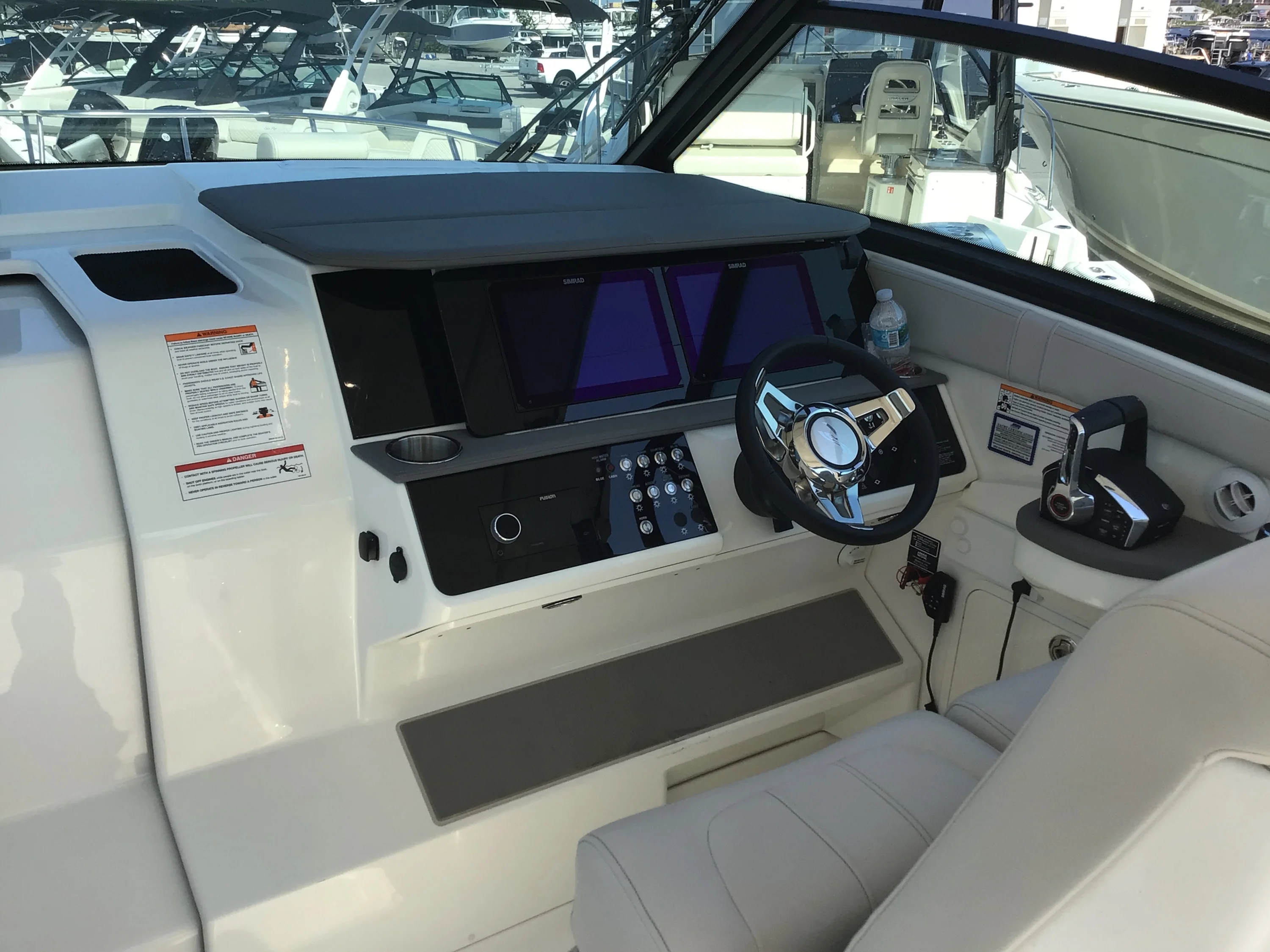 2026 Sea Ray Sundancer 320 Outboard Image Thumbnail #8
