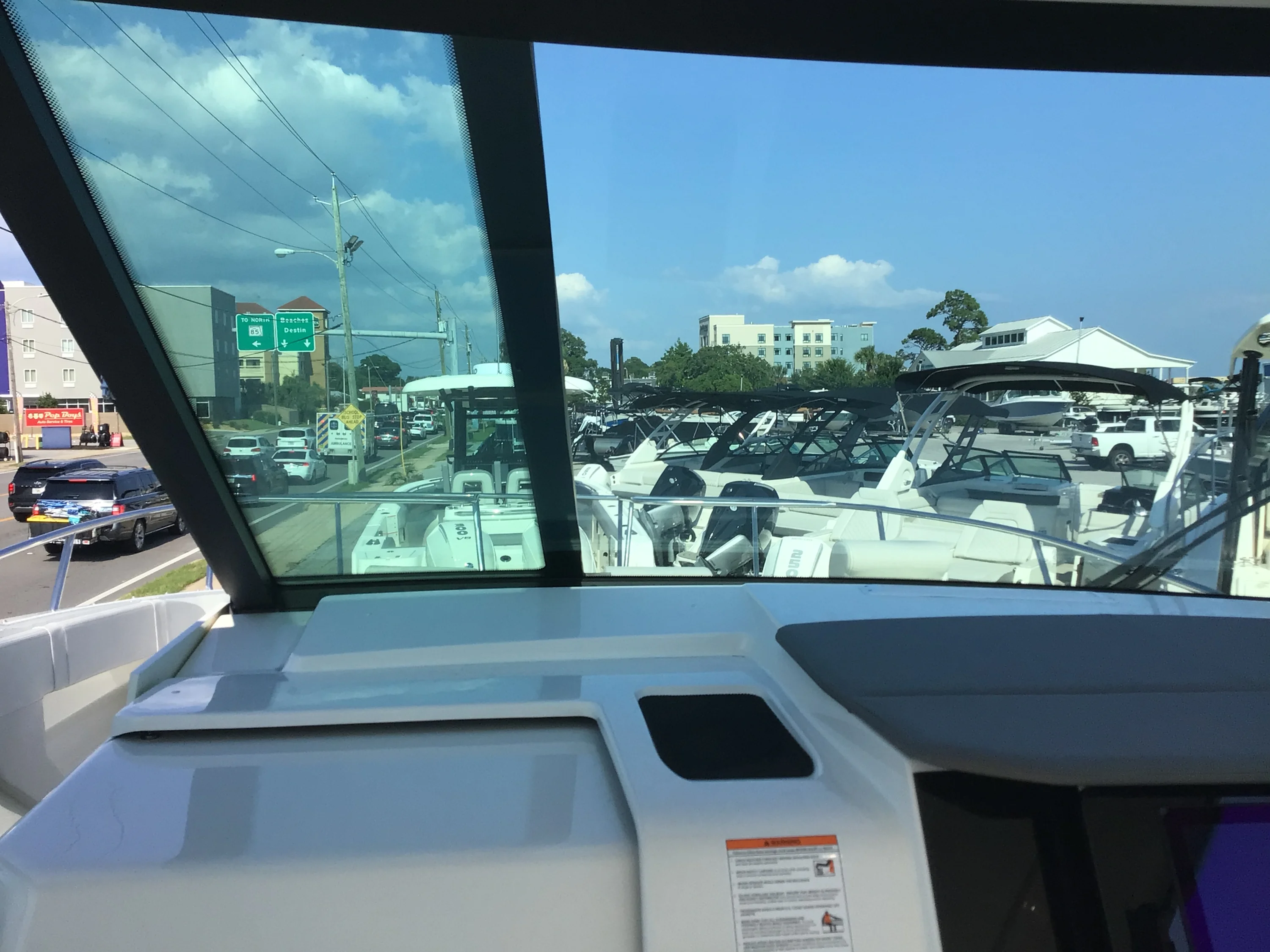 2026 Sea Ray Sundancer 320 Outboard Image Thumbnail #10