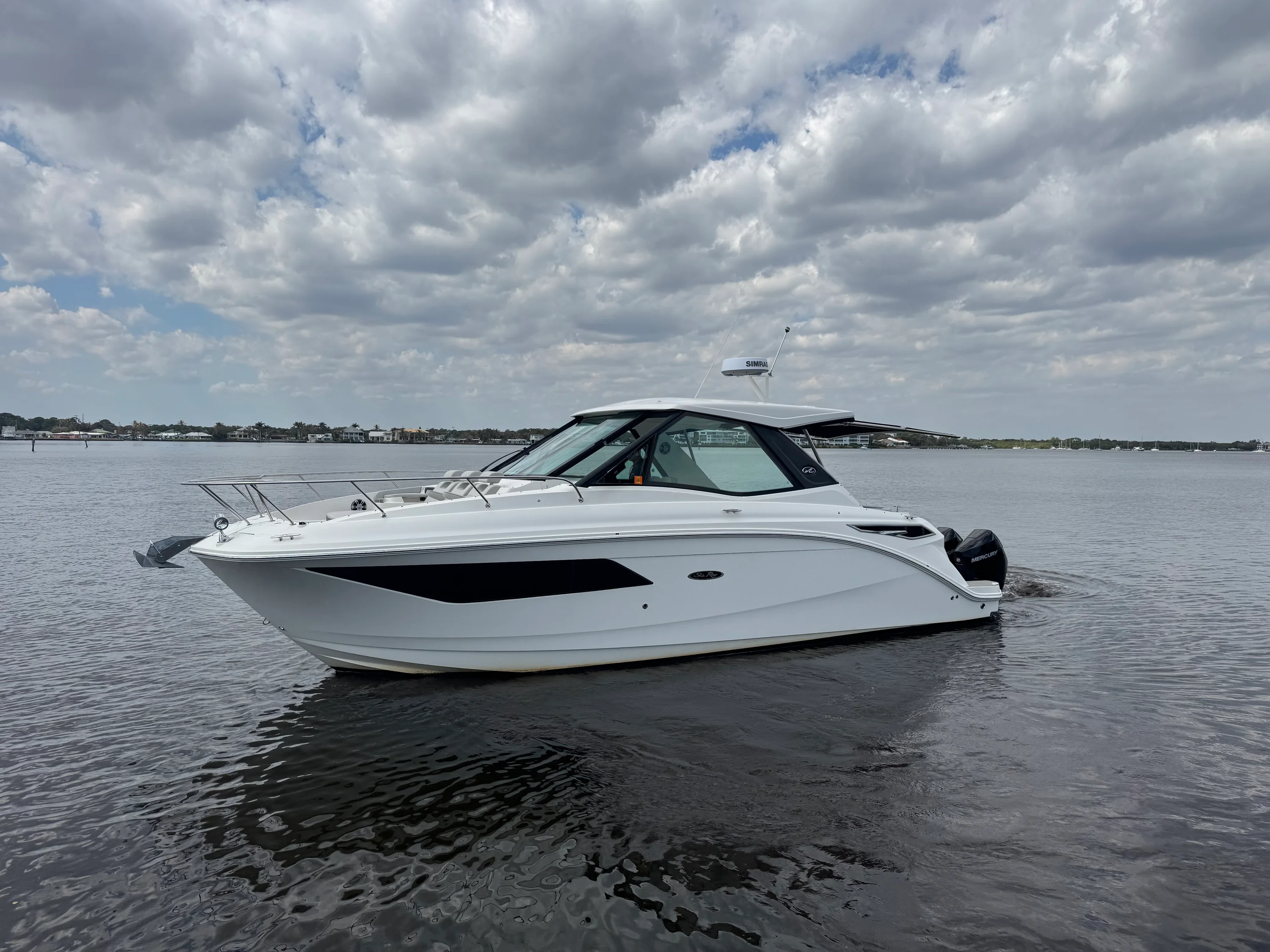 2023 Sea Ray 320 SUNDANCER OB Image Thumbnail #6