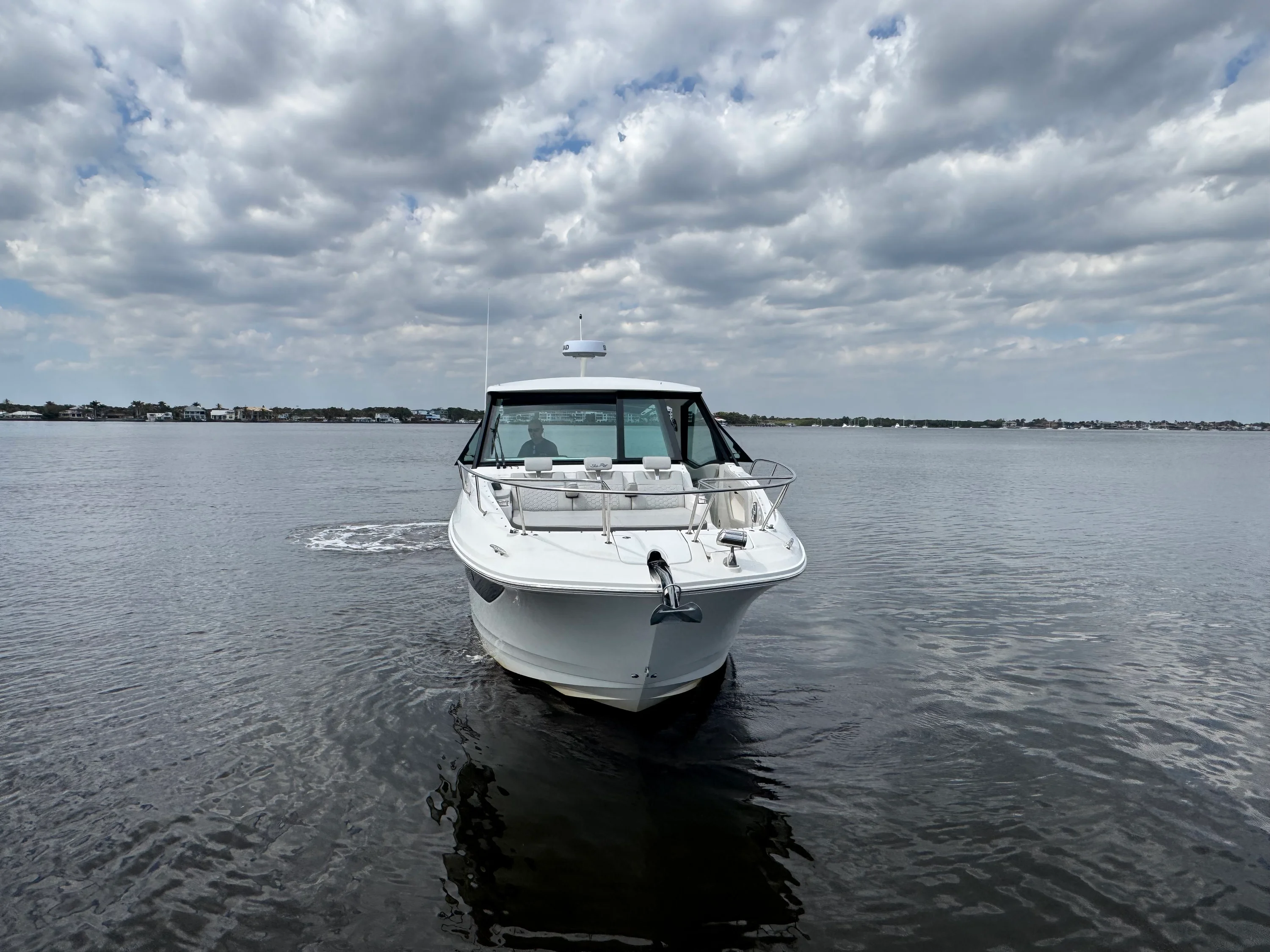 2023 Sea Ray 320 SUNDANCER OB Image Thumbnail #3