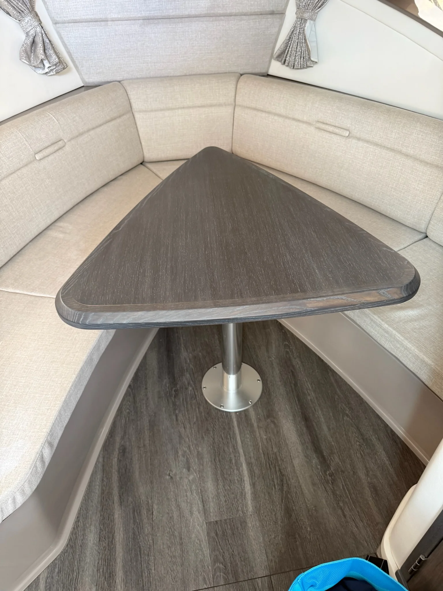 2023 Sea Ray 320 SUNDANCER OB Image Thumbnail #57