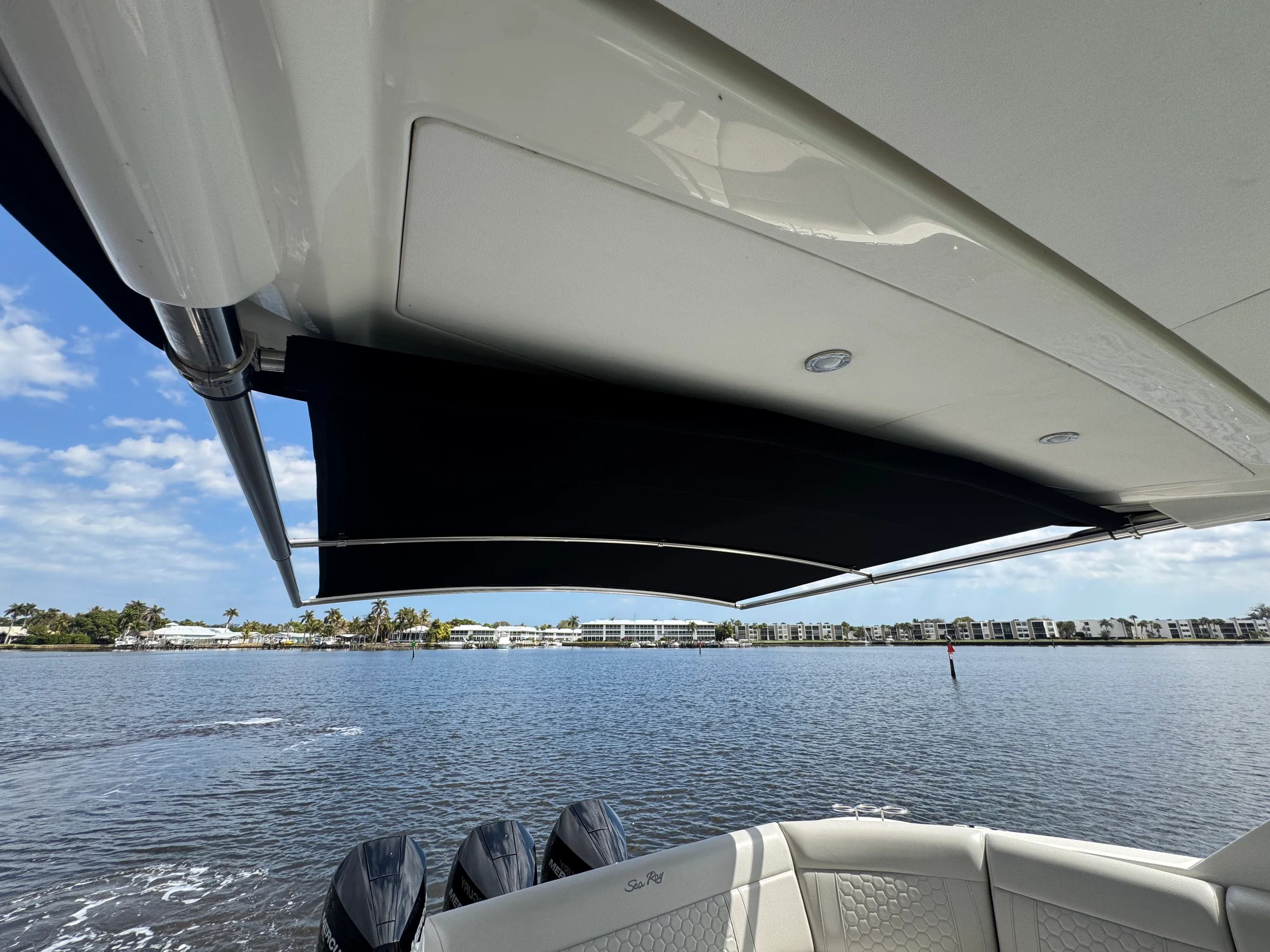 2023 Sea Ray 320 SUNDANCER OB Image Thumbnail #23