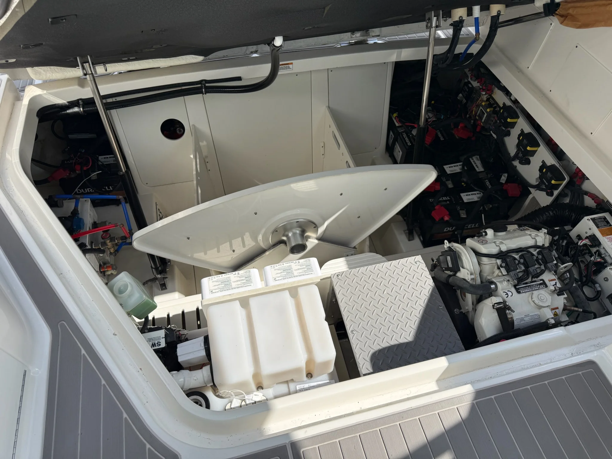 2023 Sea Ray 320 SUNDANCER OB Image Thumbnail #29