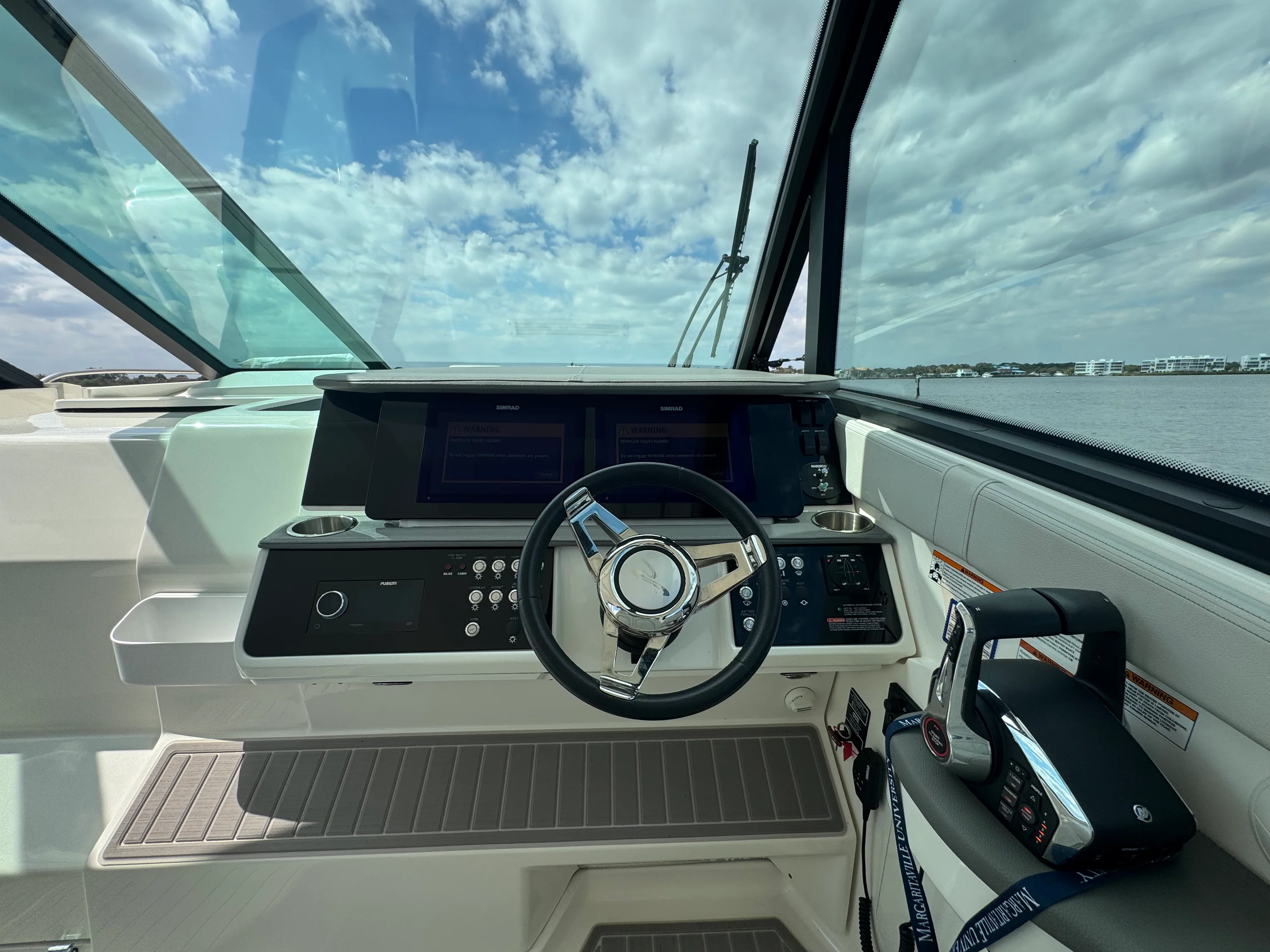 2023 Sea Ray 320 SUNDANCER OB Image Thumbnail #41