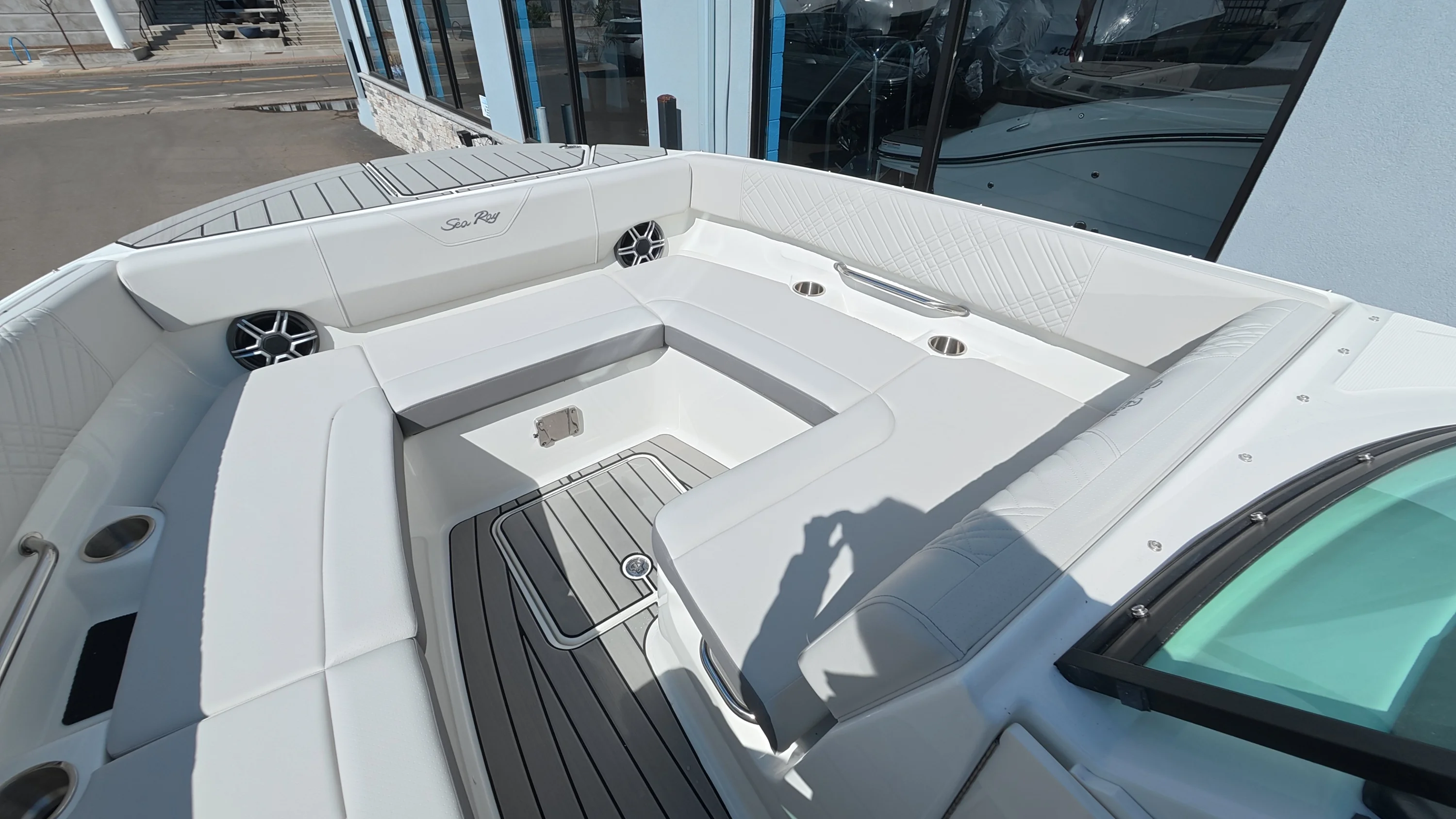 2026 Sea Ray SDX 270 Outboard Image Thumbnail #50