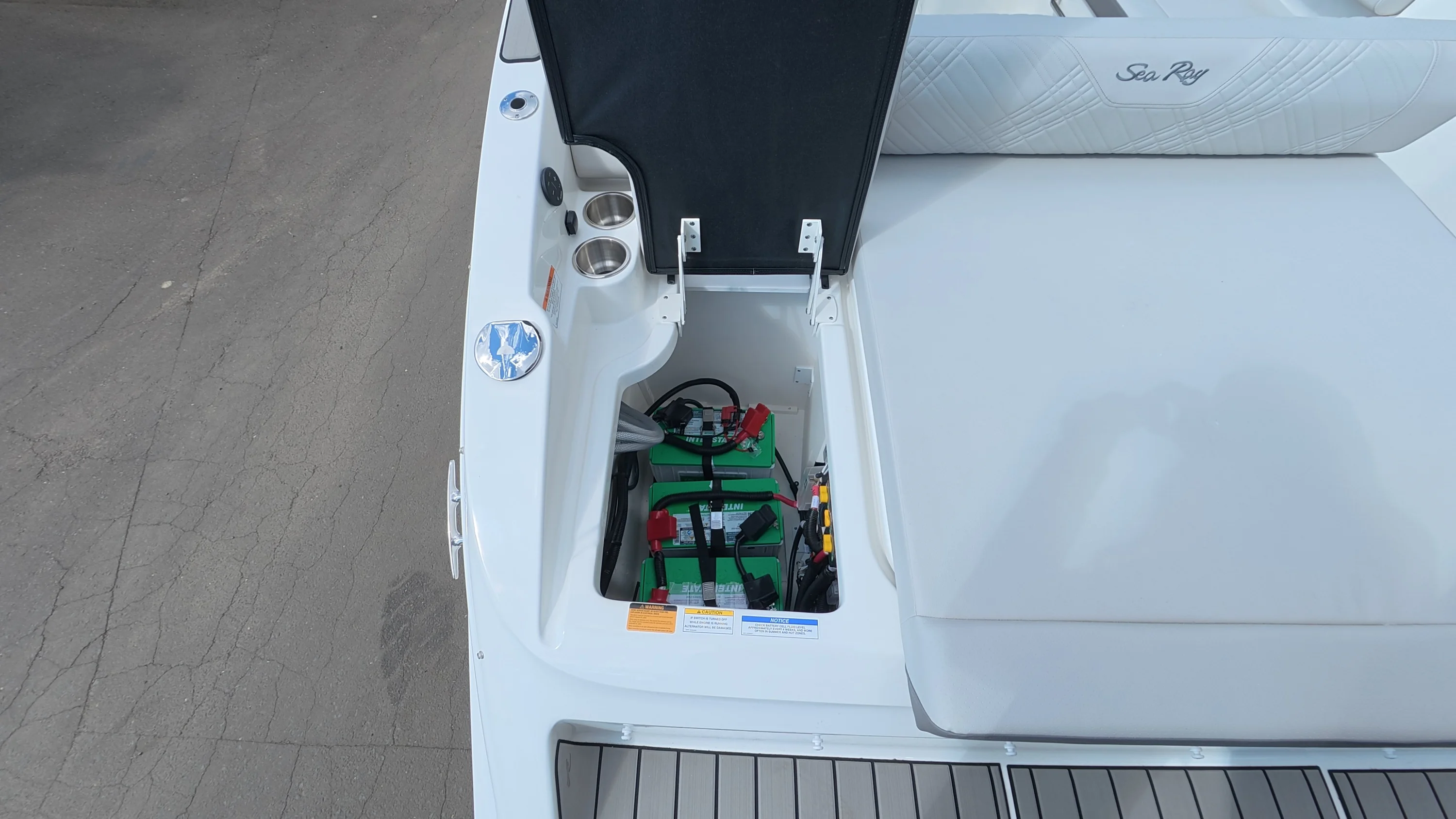 2026 Sea Ray SDX 270 Outboard Image Thumbnail #11