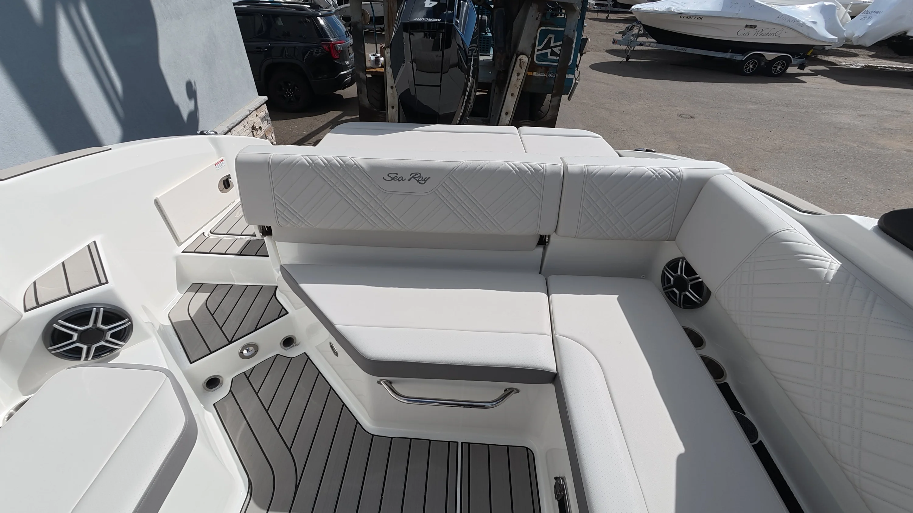 2026 Sea Ray SDX 270 Outboard Image Thumbnail #20