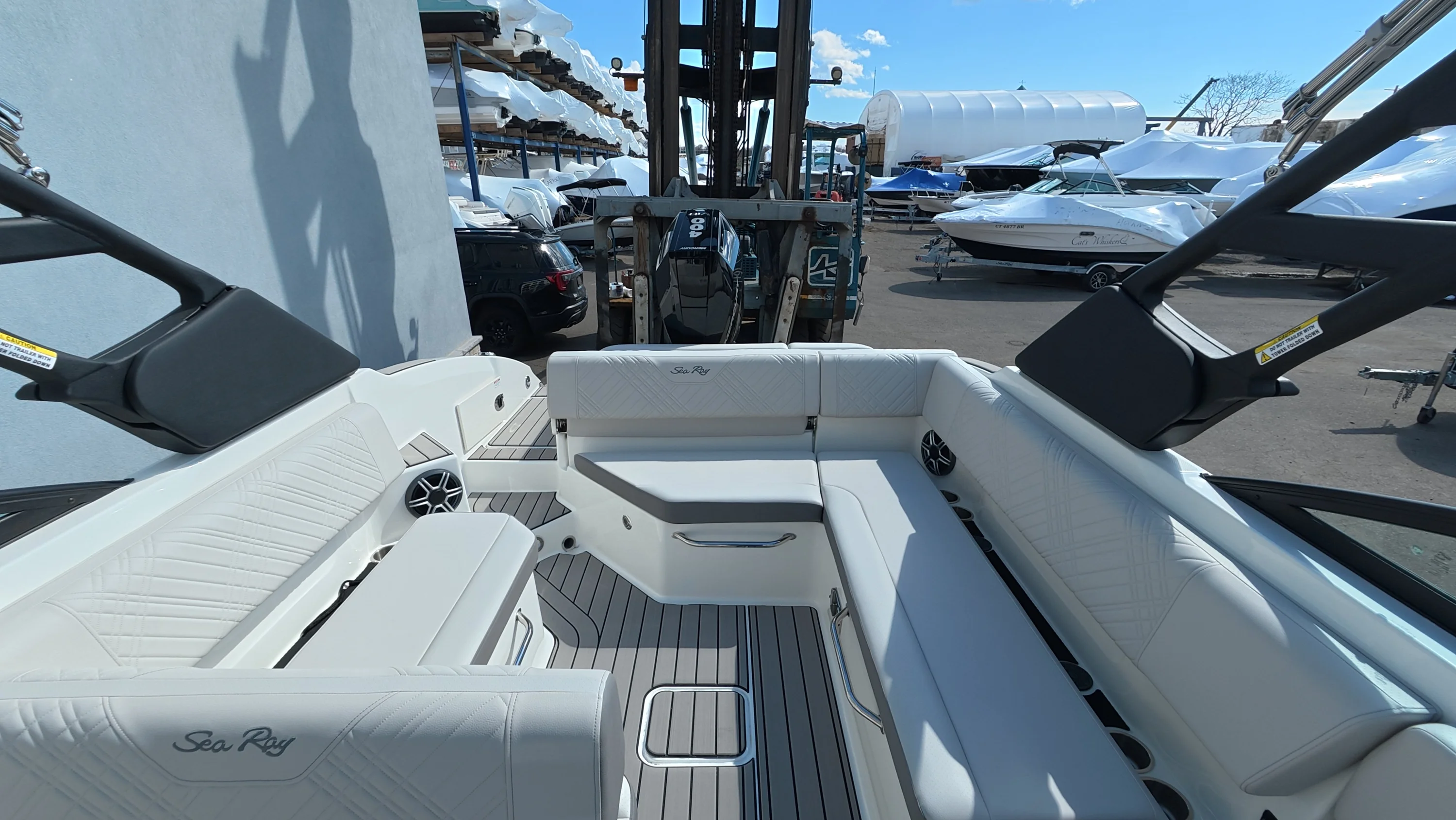 2026 Sea Ray SDX 270 Outboard Image Thumbnail #18