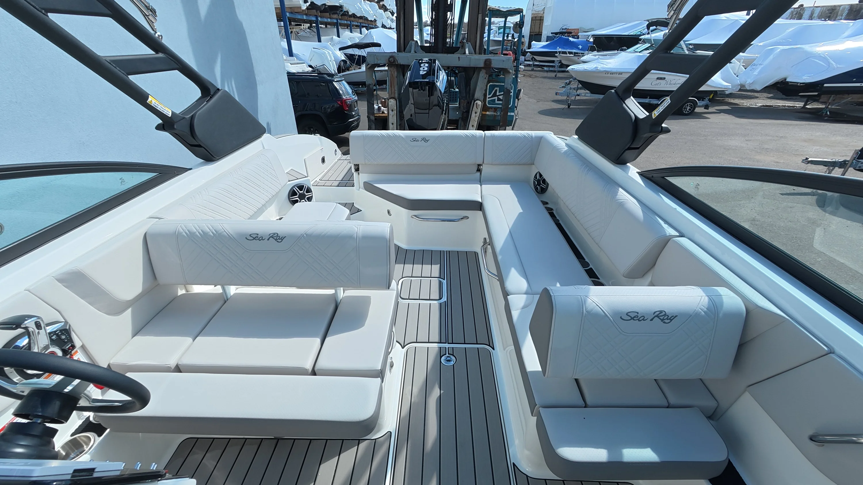 2026 Sea Ray SDX 270 Outboard Image Thumbnail #28