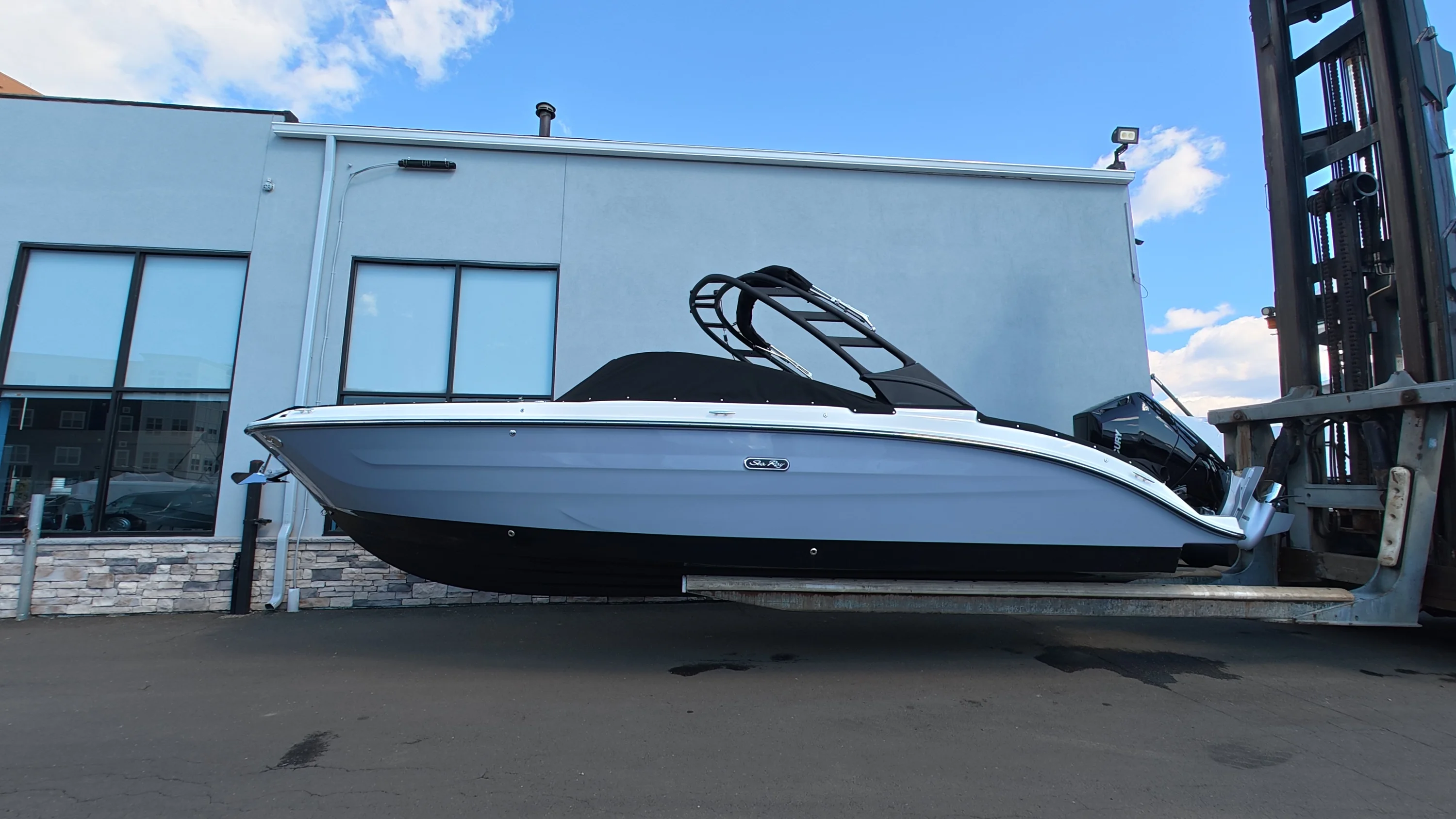 2026 Sea Ray SDX 270 Outboard Image Thumbnail #0