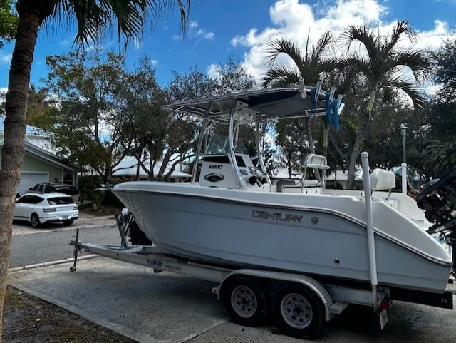 2018 Century 220 Image Thumbnail #1