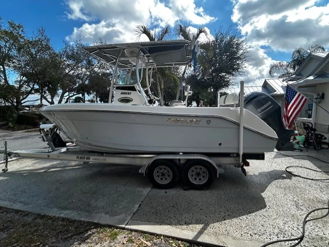 2018 Century 220 Image Thumbnail #3