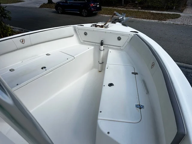 2018 Century 220 Image Thumbnail #10