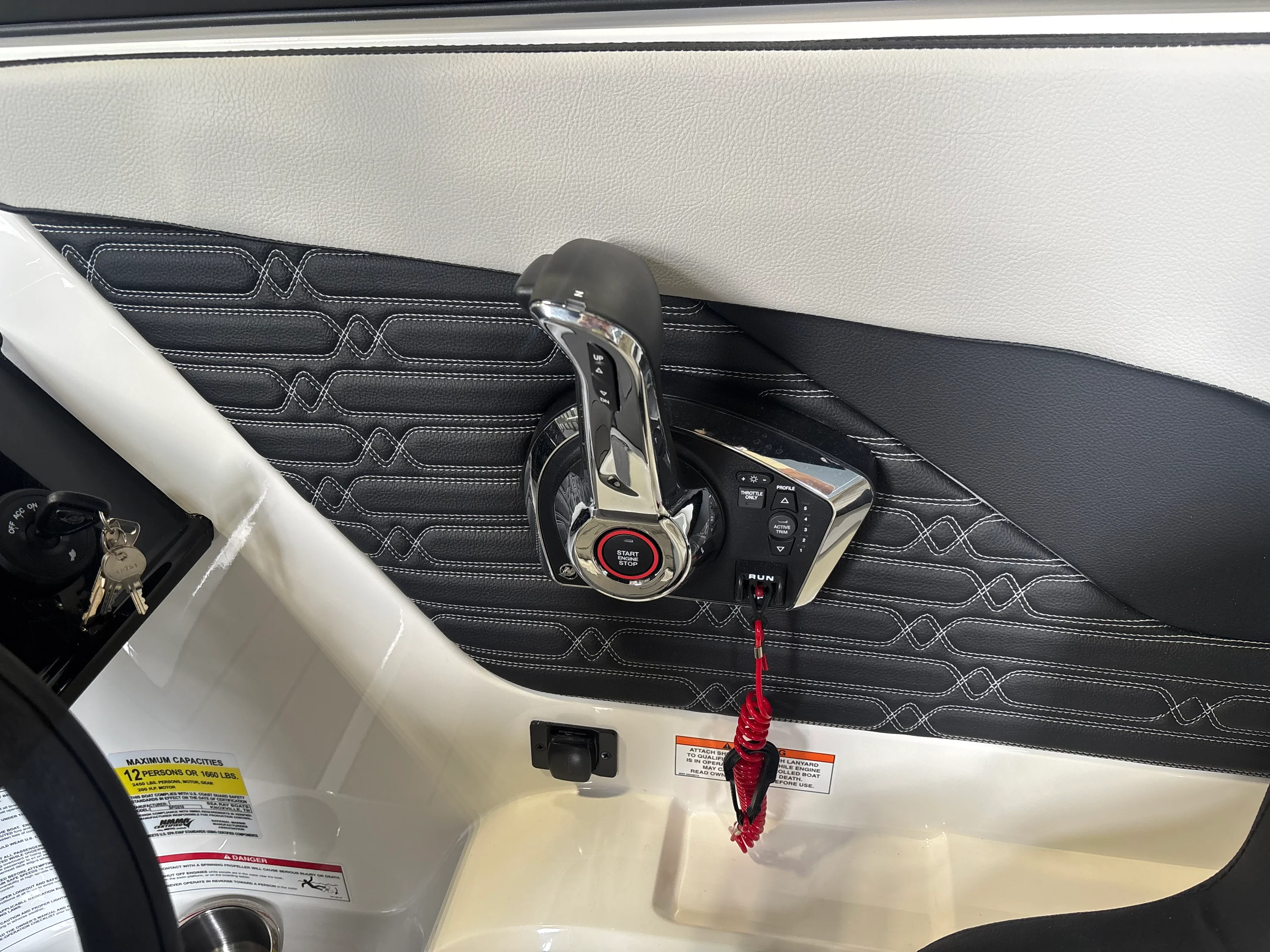 2026 Sea Ray SPX 210 Outboard Image Thumbnail #12