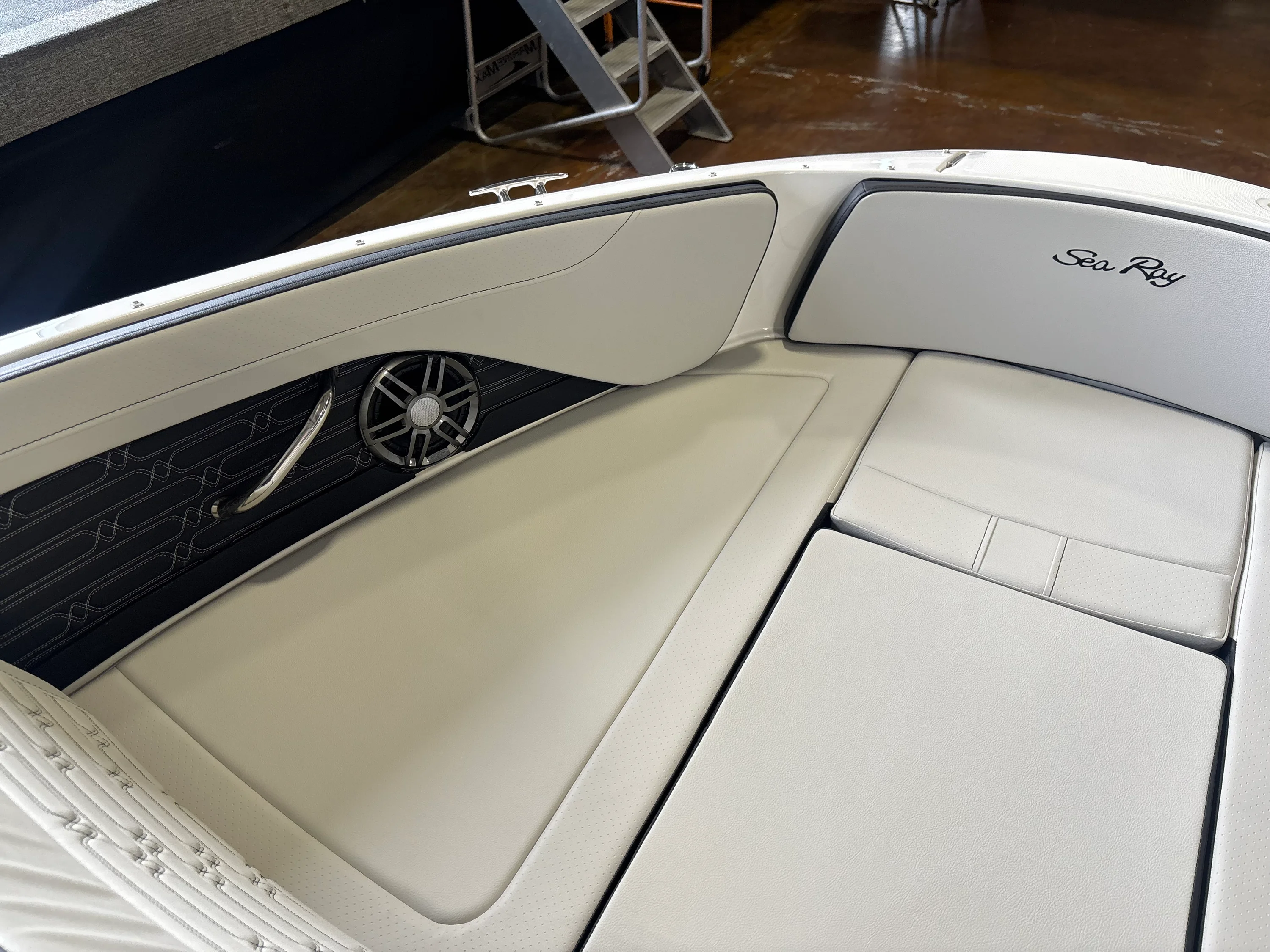 2026 Sea Ray SPX 210 Outboard Image Thumbnail #20