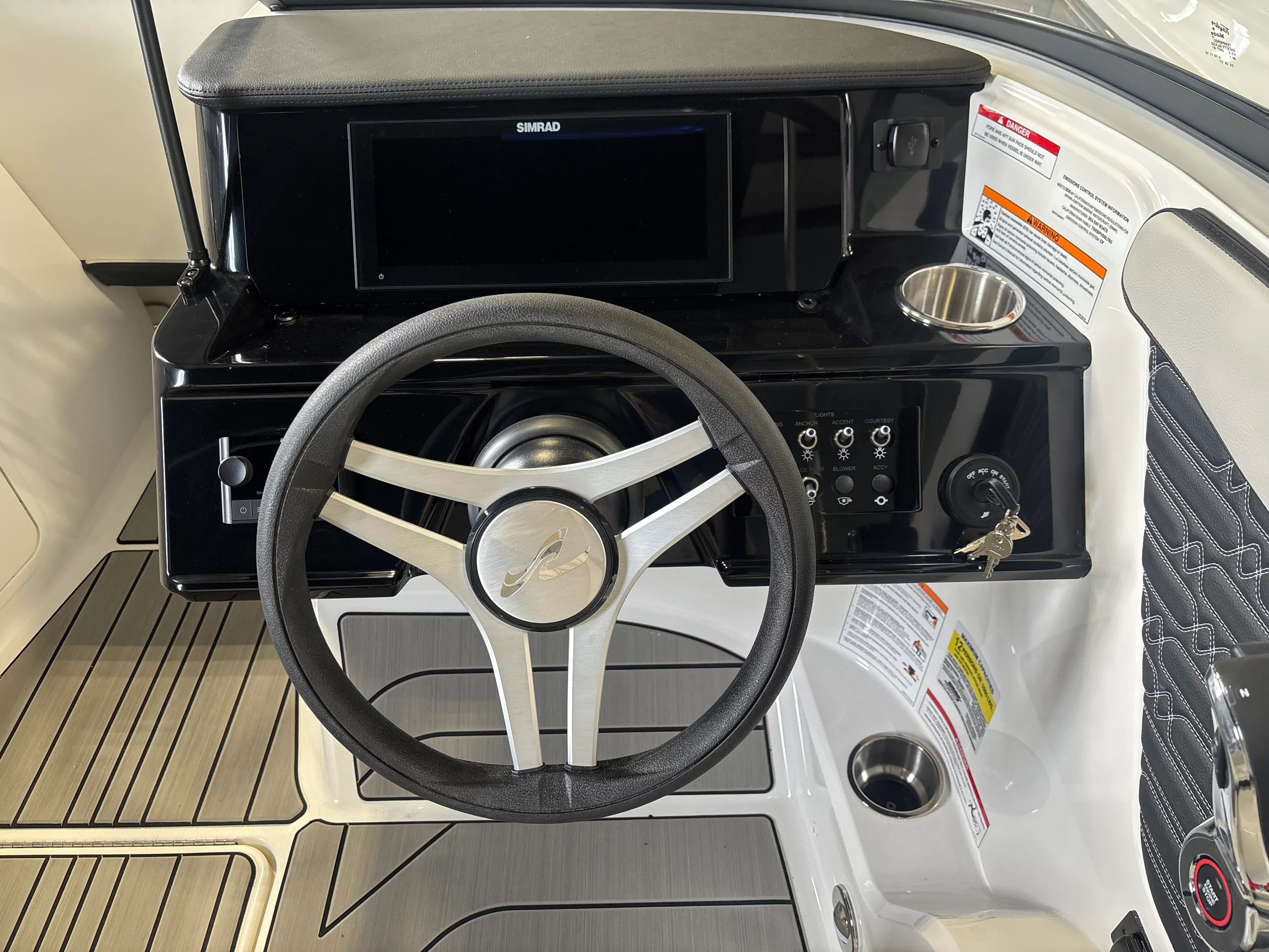 2026 Sea Ray SPX 210 Outboard Image Thumbnail #21