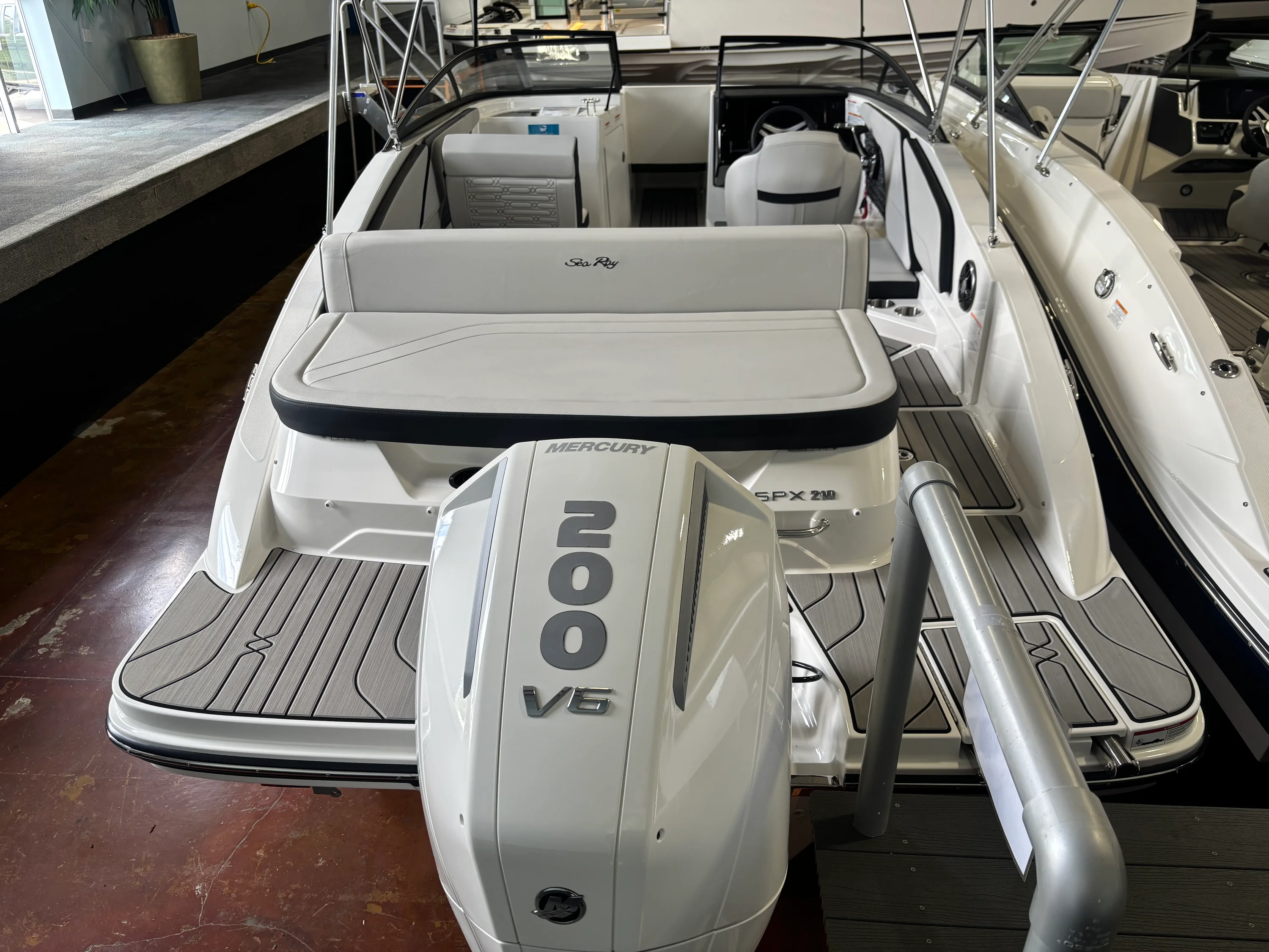 2026 Sea Ray SPX 210 Outboard Image Thumbnail #3