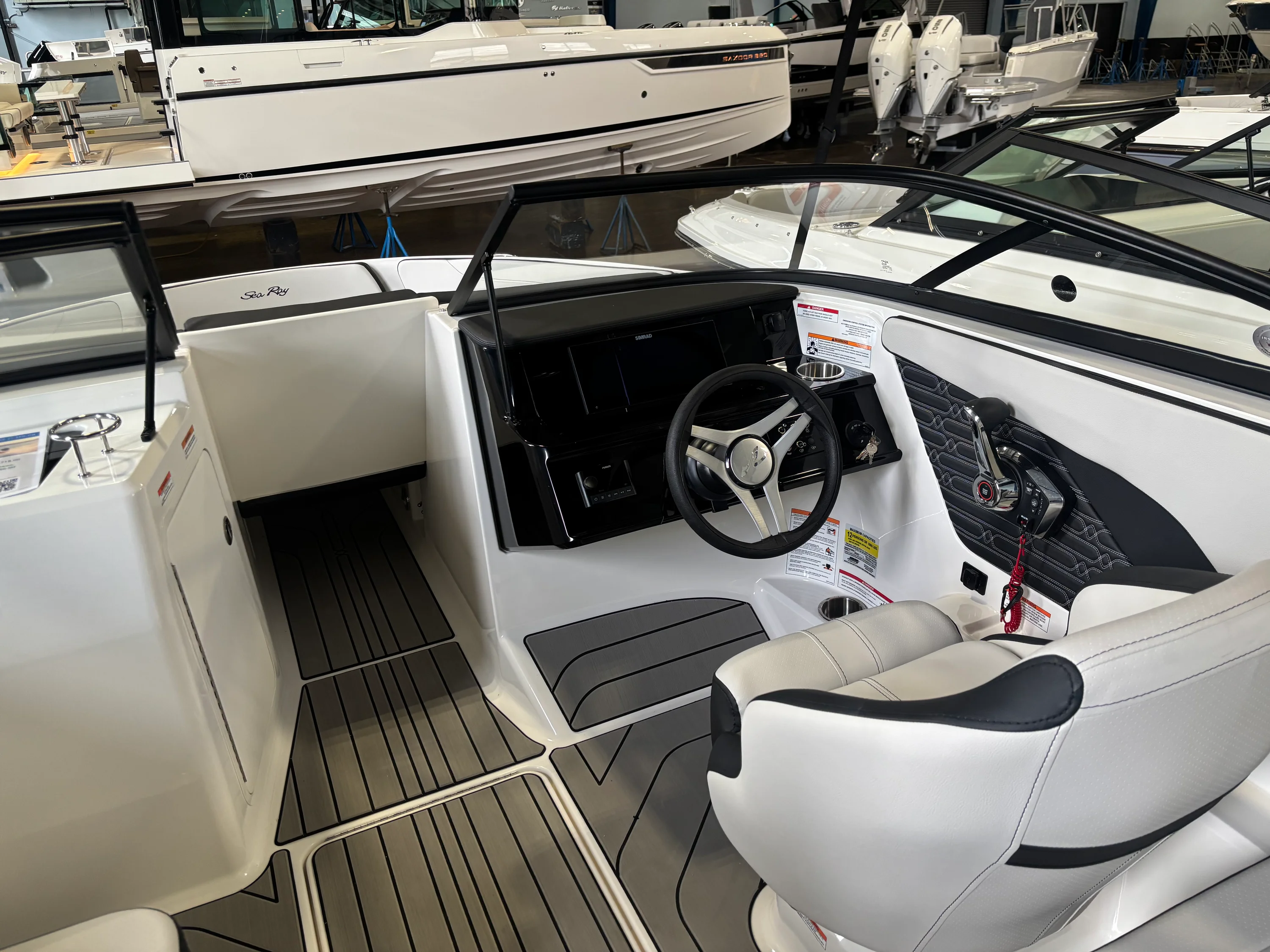 2026 Sea Ray SPX 210 Outboard Image Thumbnail #10
