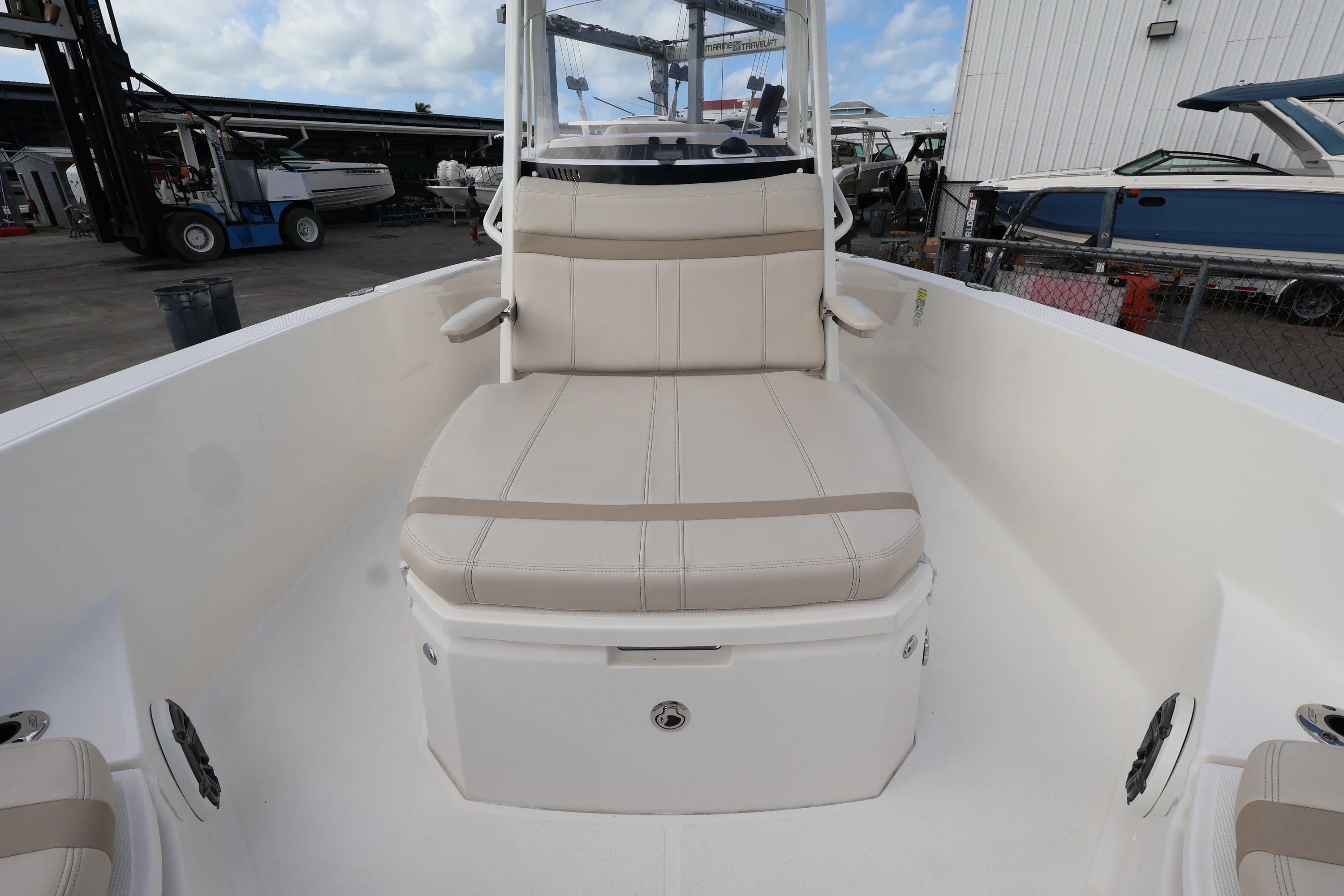 2023 Boston Whaler 250 Dauntless Image Thumbnail #21