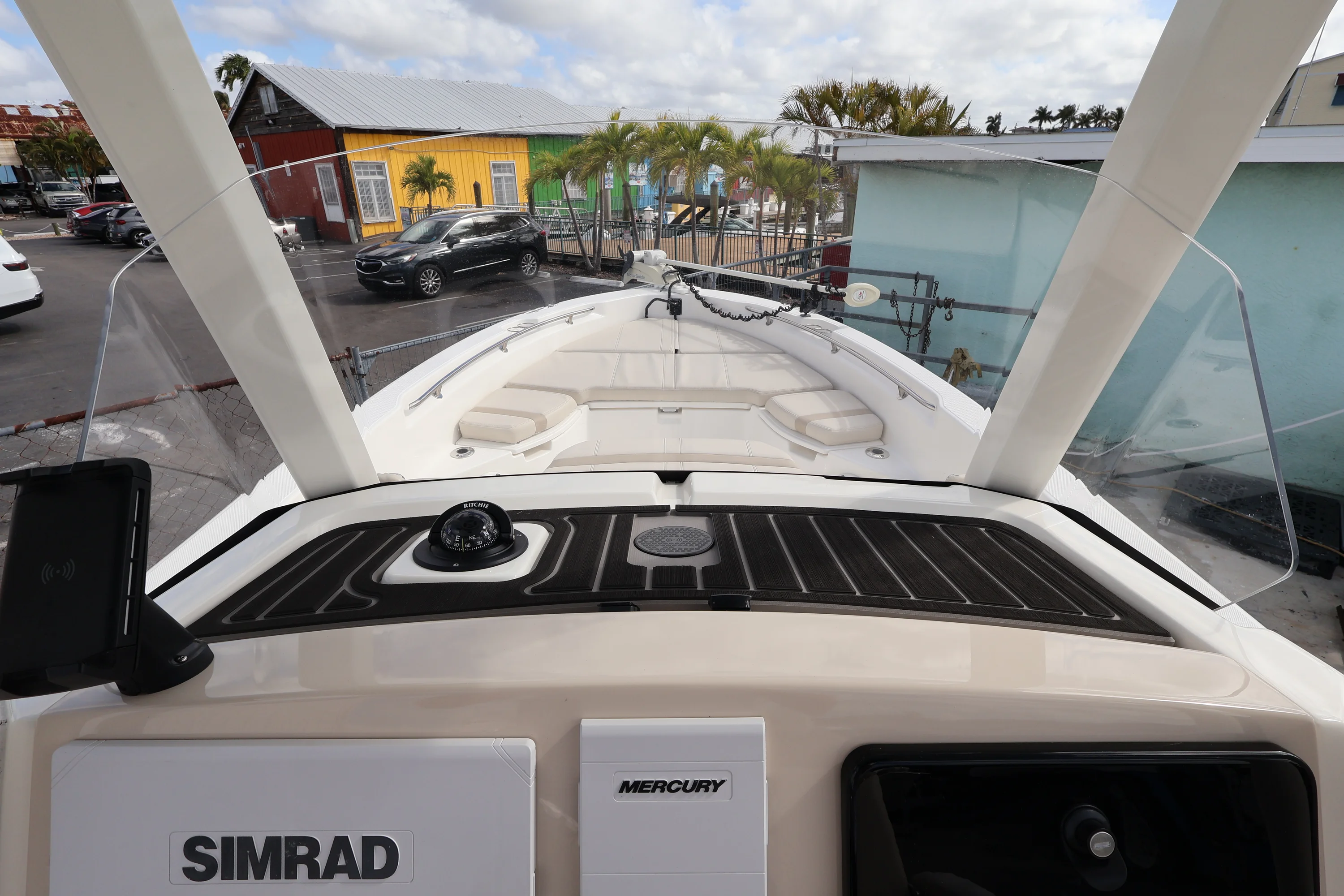 2023 Boston Whaler 250 Dauntless Image Thumbnail #18