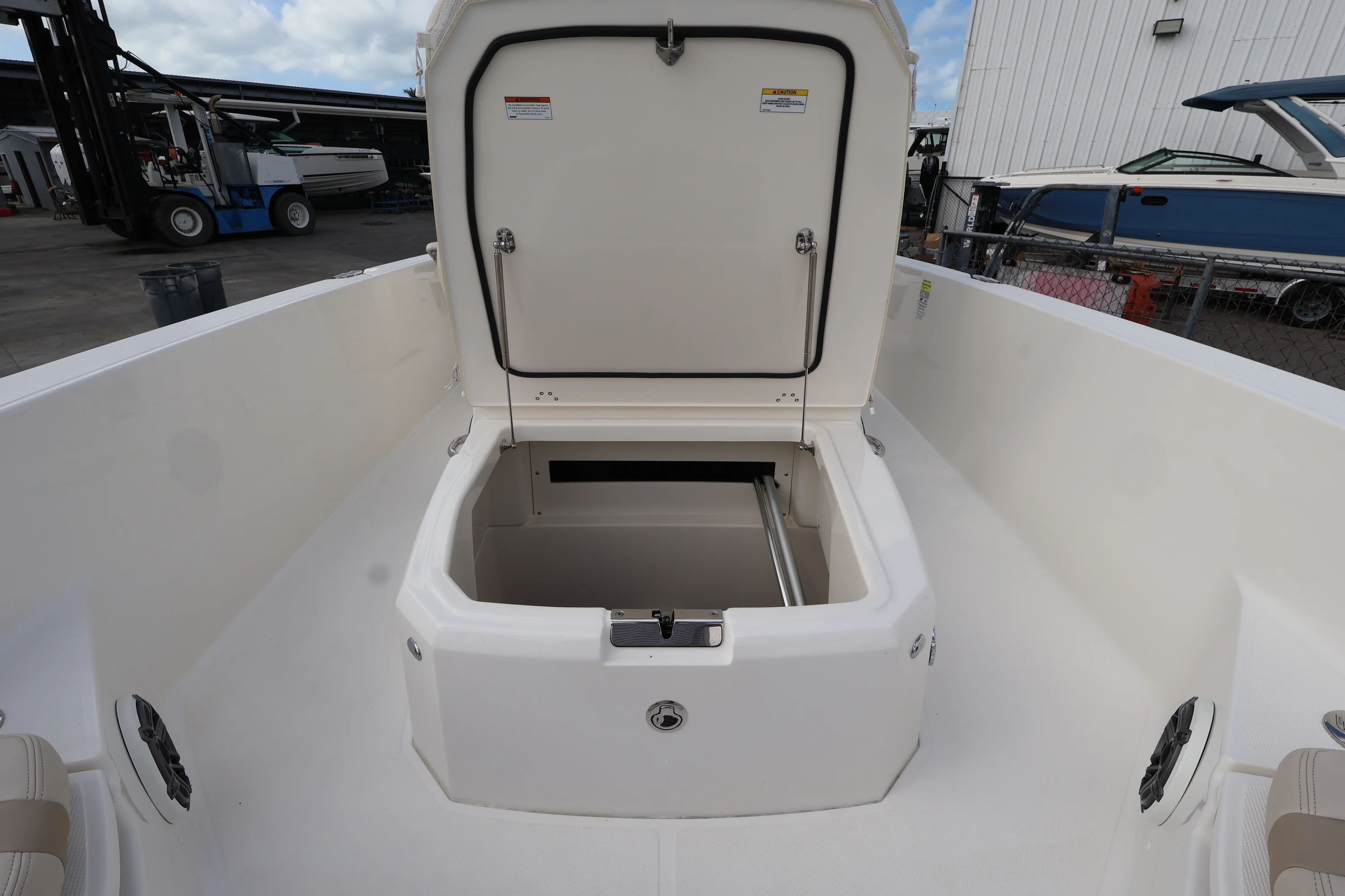 2023 Boston Whaler 250 Dauntless Image Thumbnail #22