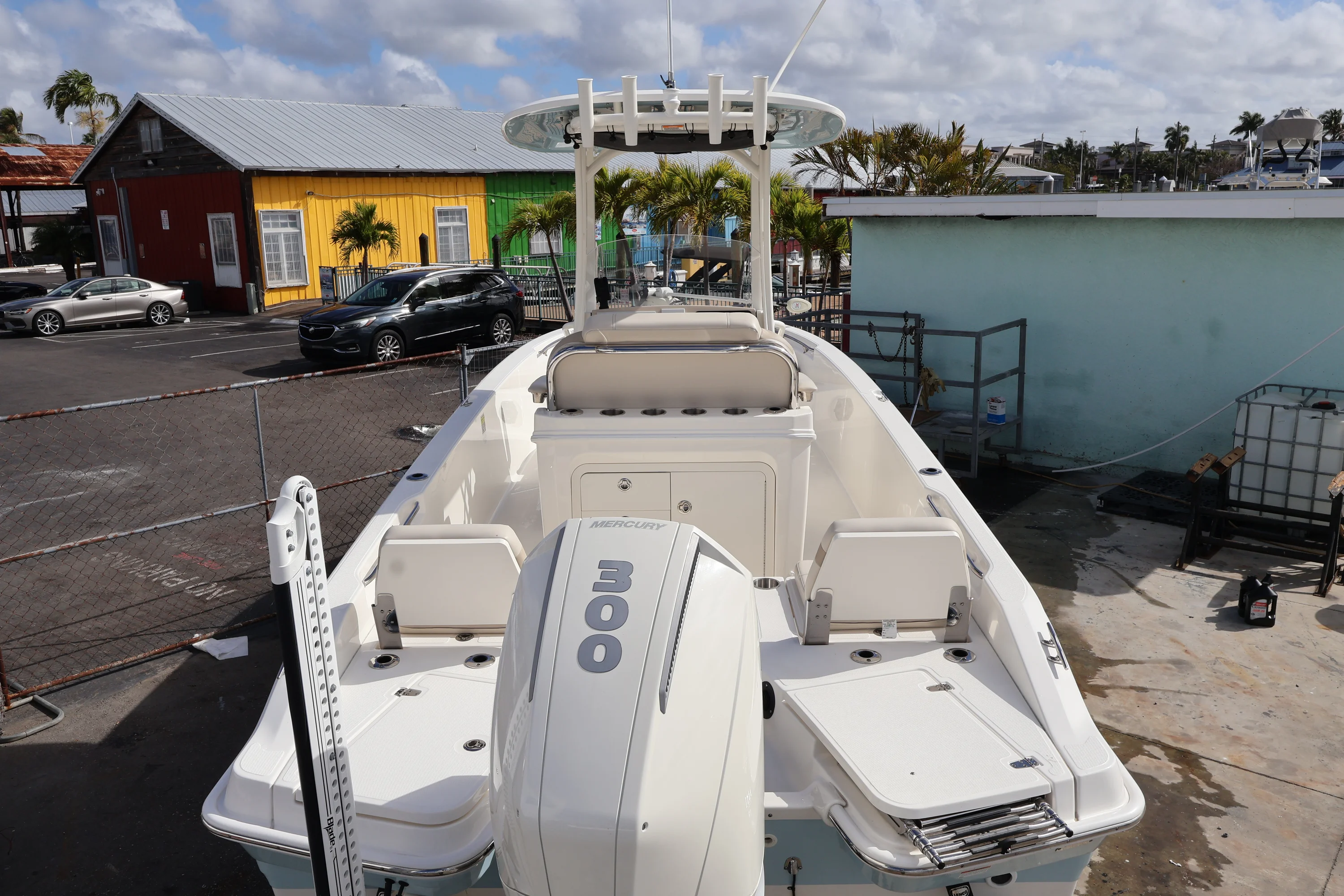 2023 Boston Whaler 250 Dauntless Image Thumbnail #7