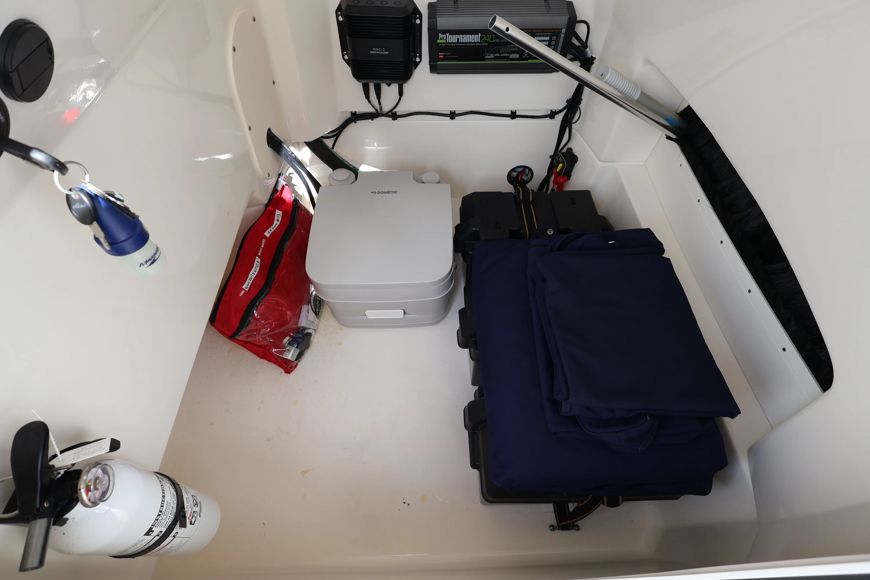 2023 Boston Whaler 250 Dauntless Image Thumbnail #31