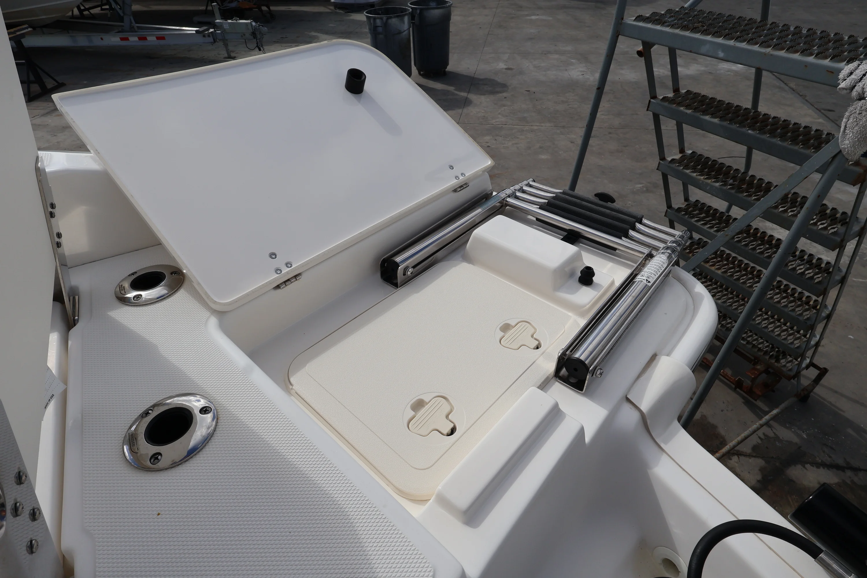 2023 Boston Whaler 250 Dauntless Image Thumbnail #9