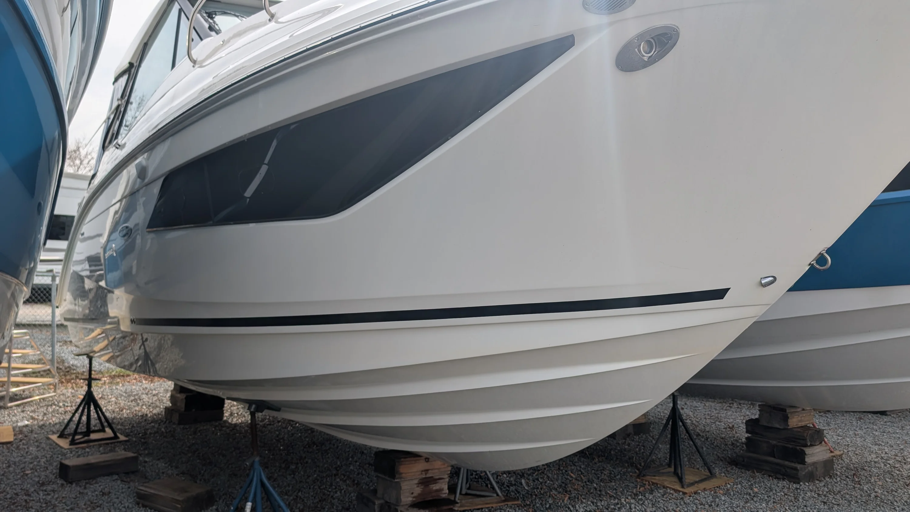 2024 Sea Ray 320 SUNDANCER COUPE Image Thumbnail #24