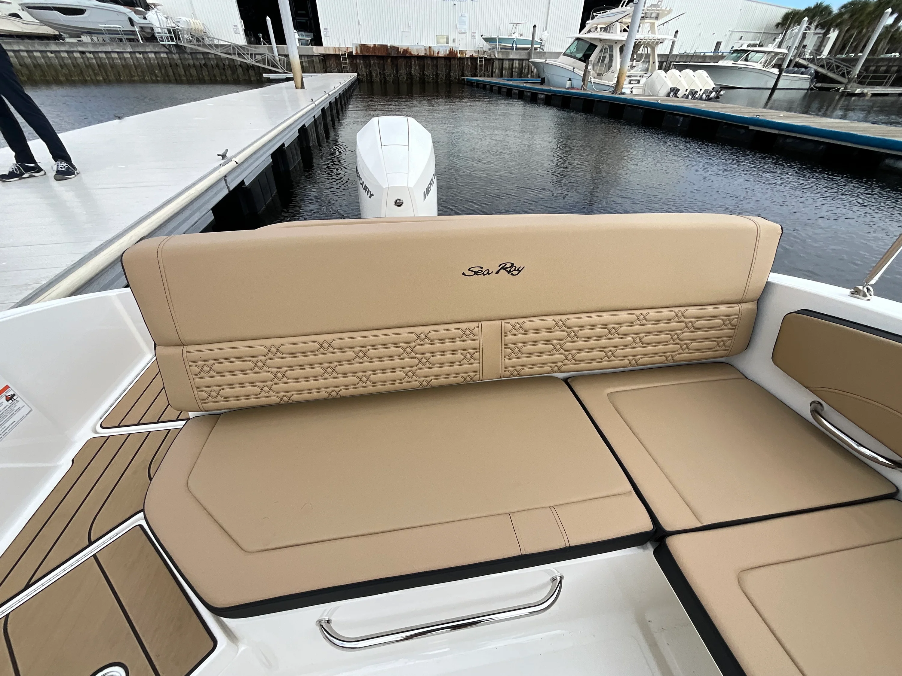 2026 Sea Ray SPX 210 Outboard Image Thumbnail #13