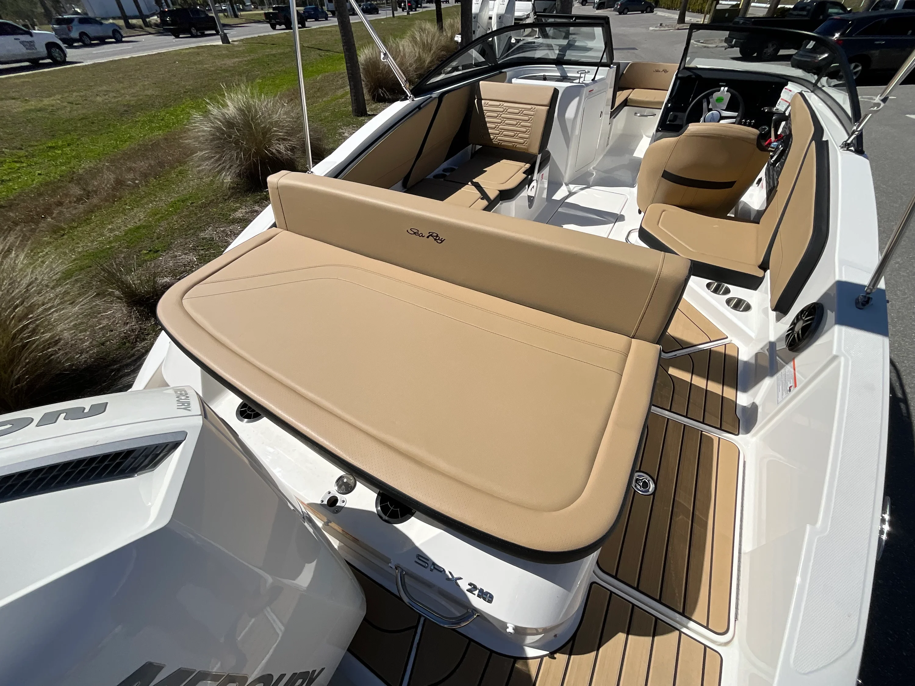 2026 Sea Ray SPX 210 Outboard Image Thumbnail #4