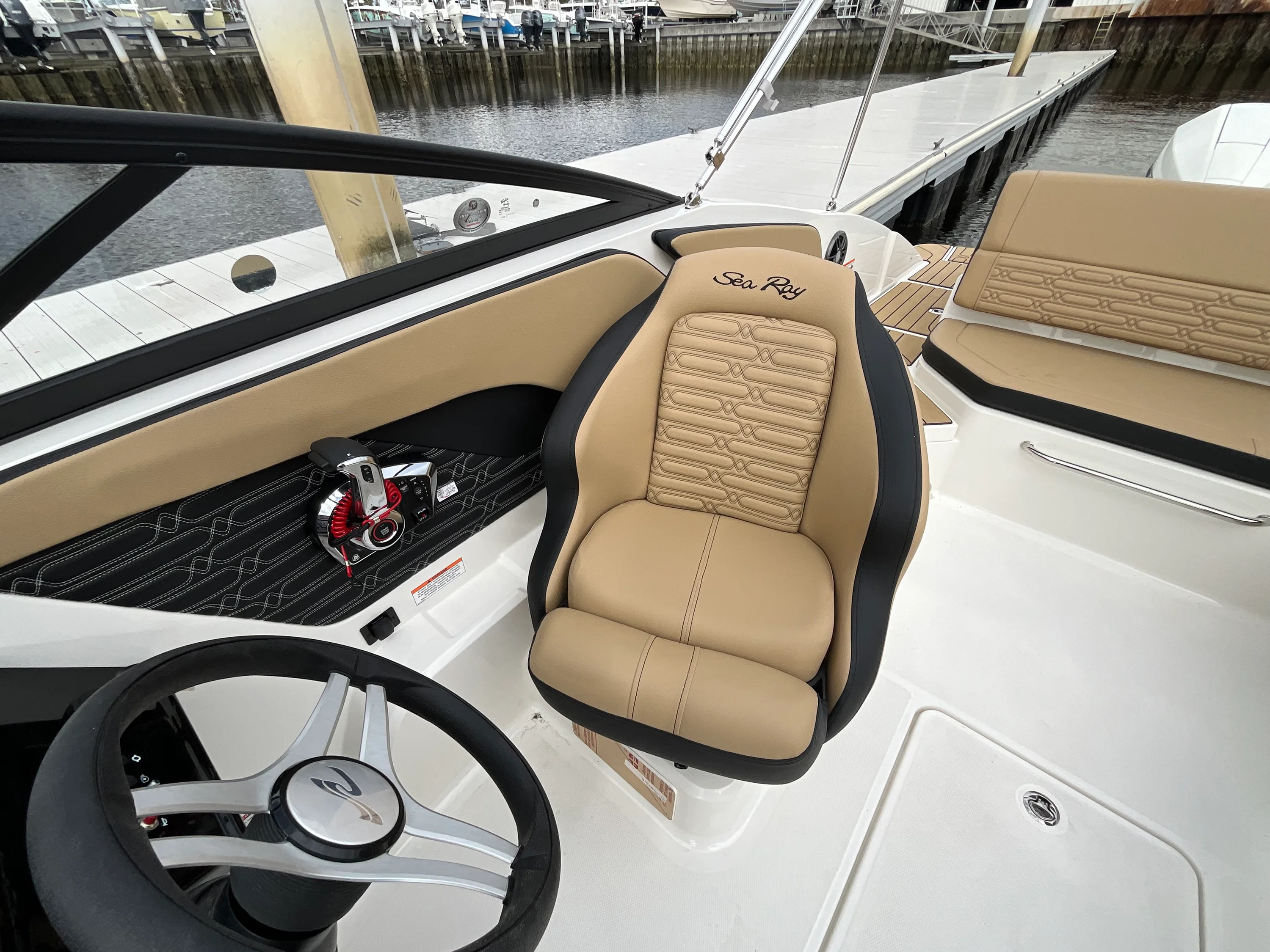 2026 Sea Ray SPX 210 Outboard Image Thumbnail #15