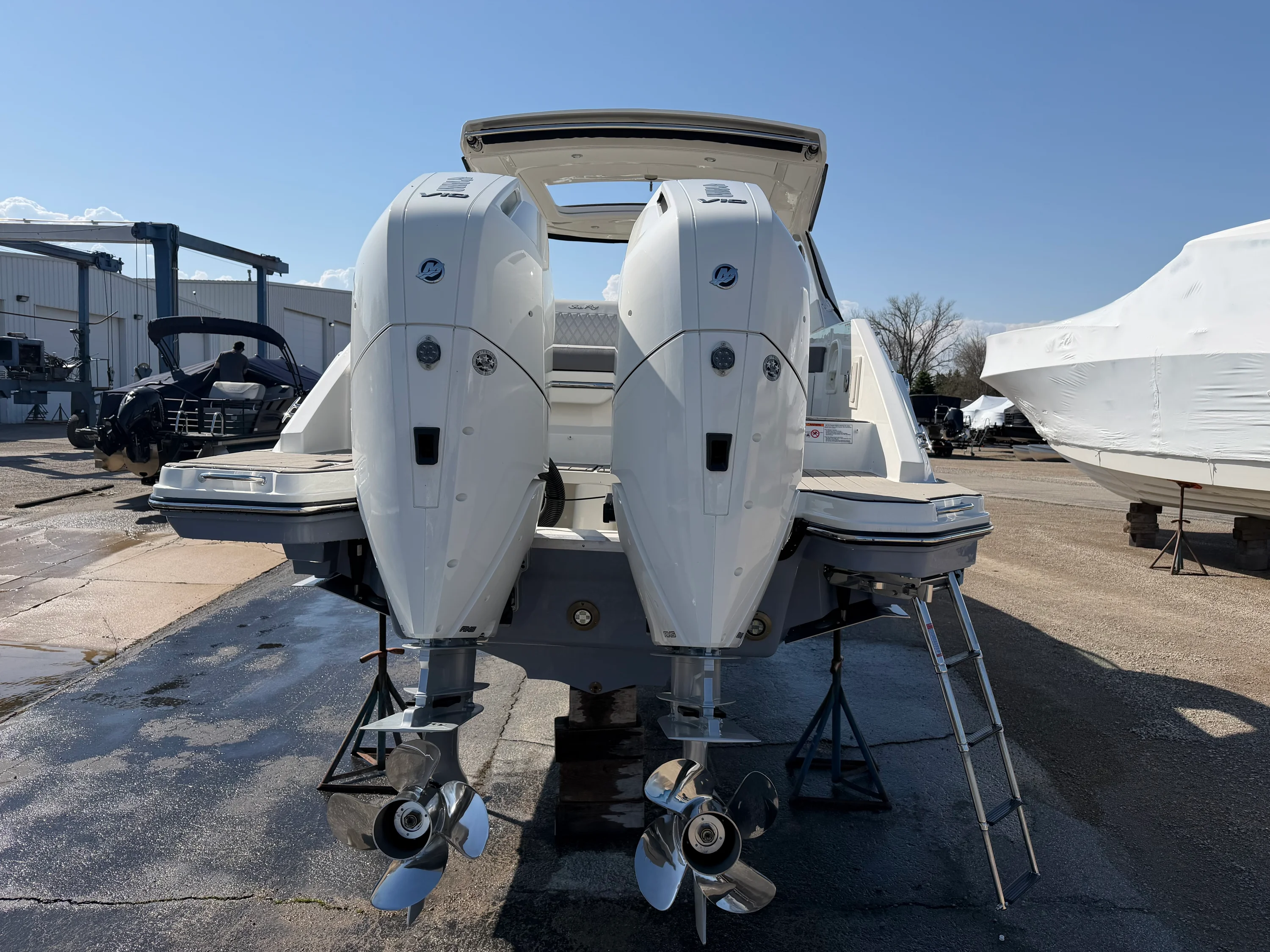 2026 Sea Ray SLX 310 Outboard Image Thumbnail #9