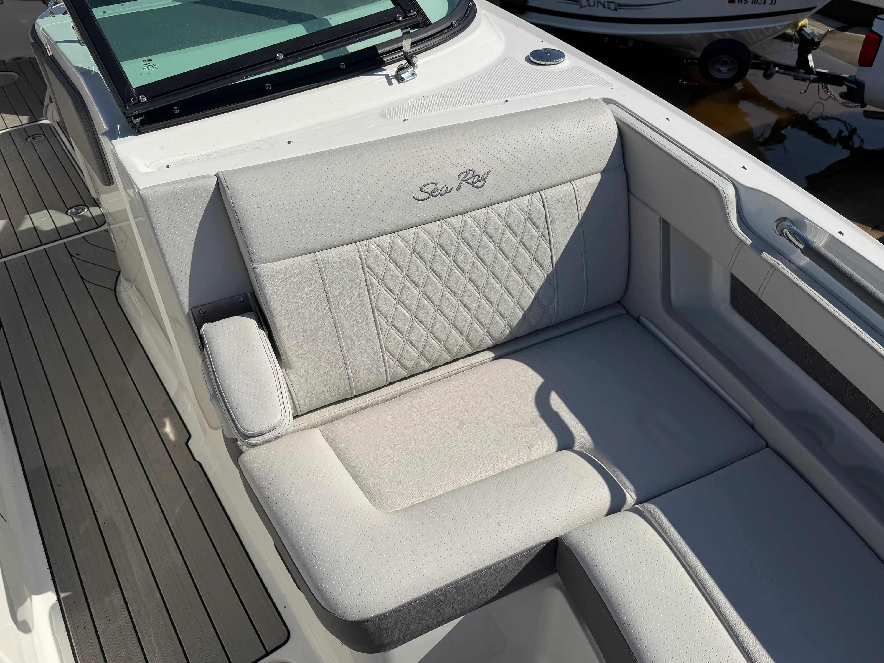 2026 Sea Ray SLX 310 Outboard Image Thumbnail #34