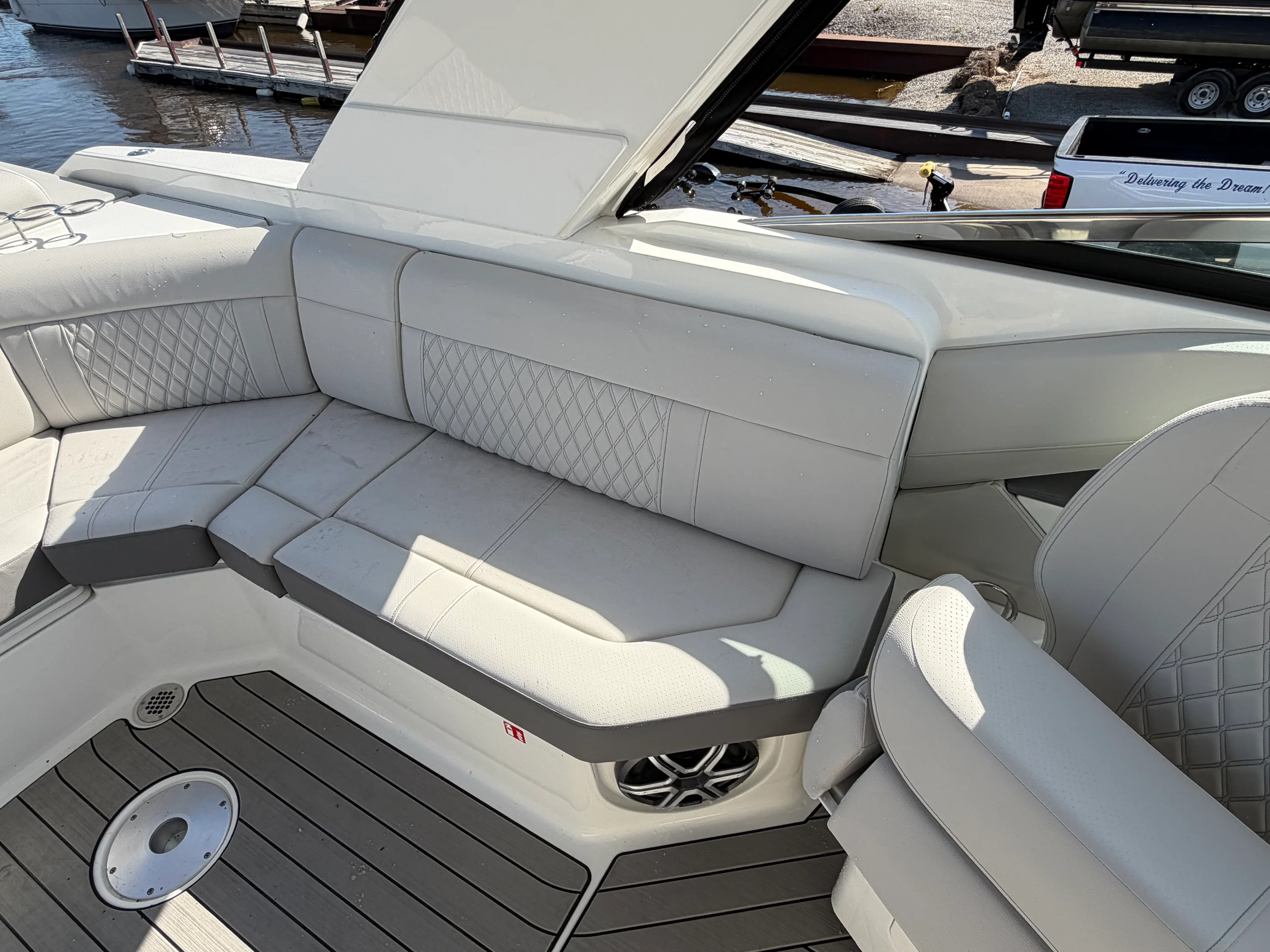 2026 Sea Ray SLX 310 Outboard Image Thumbnail #22
