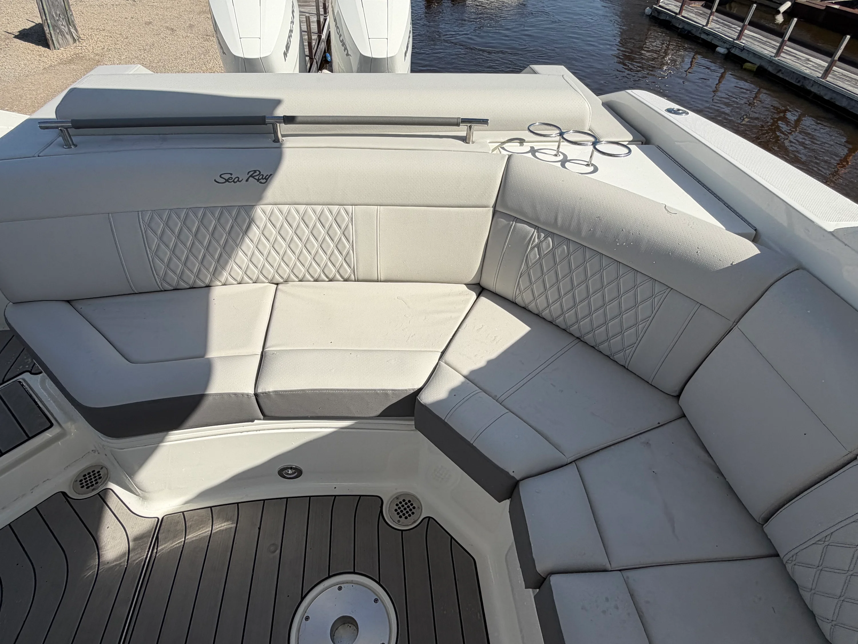2026 Sea Ray SLX 310 Outboard Image Thumbnail #21