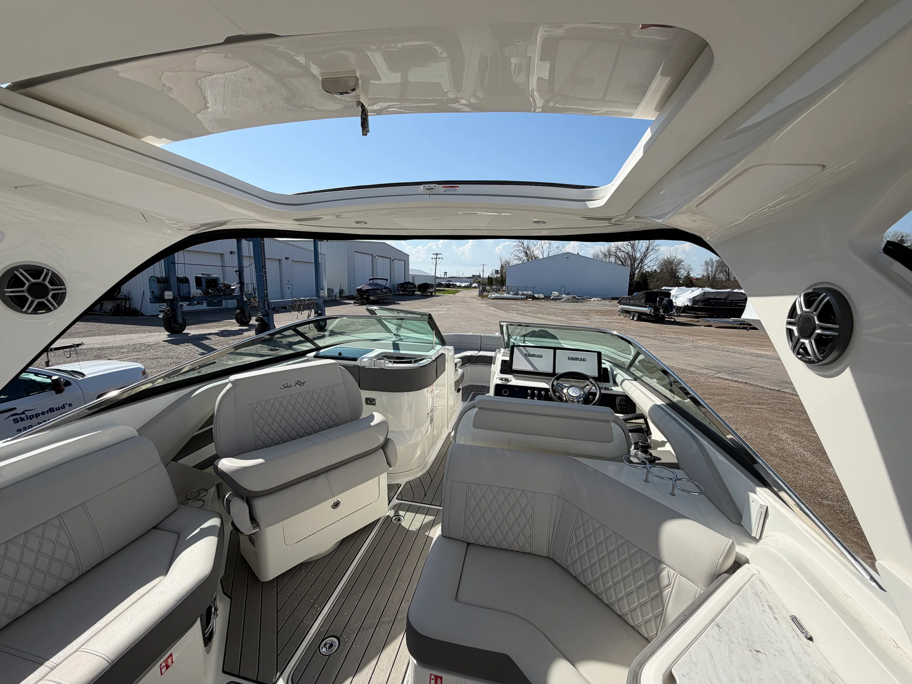 2026 Sea Ray SLX 310 Outboard Image Thumbnail #17