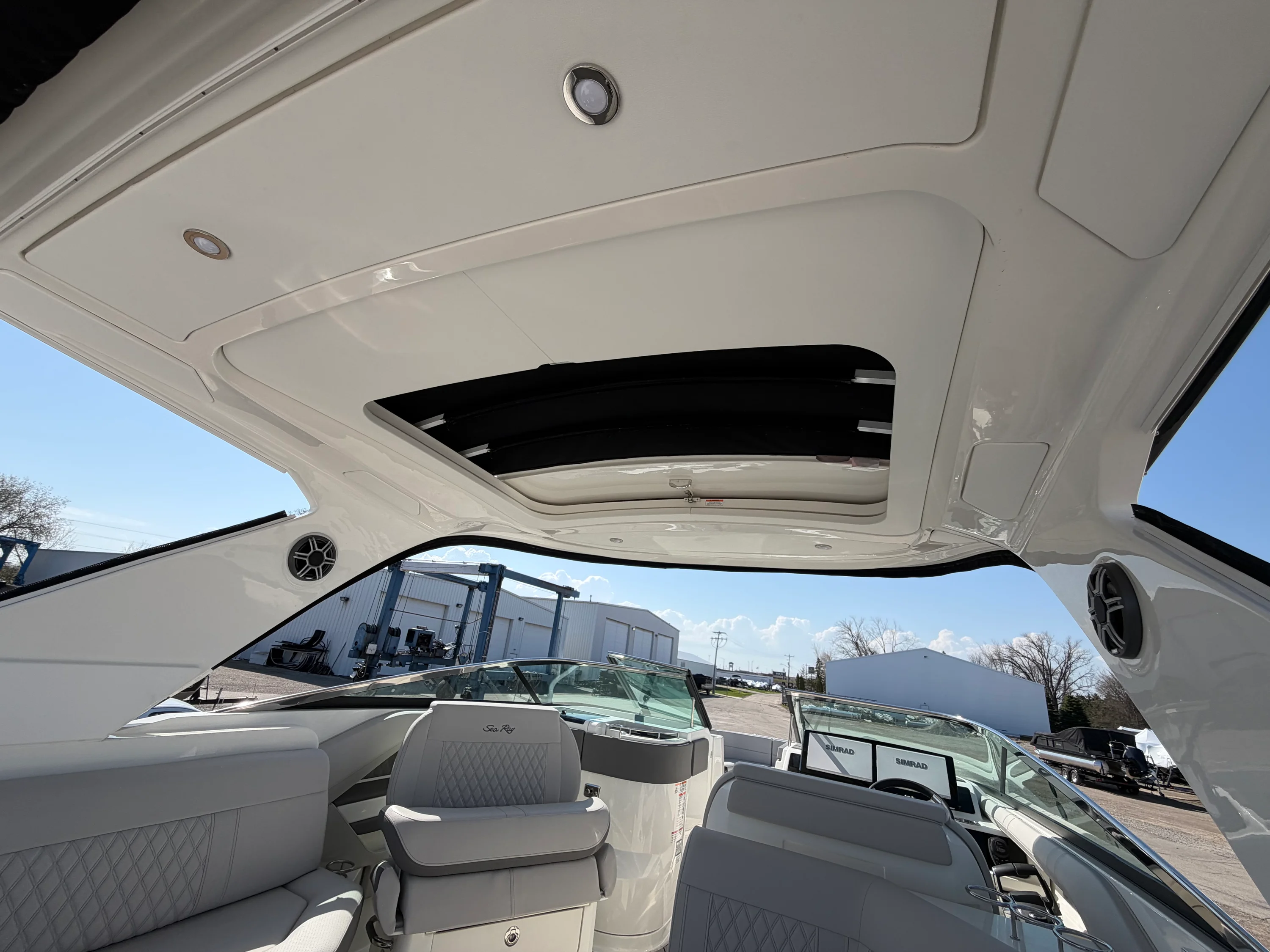 2026 Sea Ray SLX 310 Outboard Image Thumbnail #19