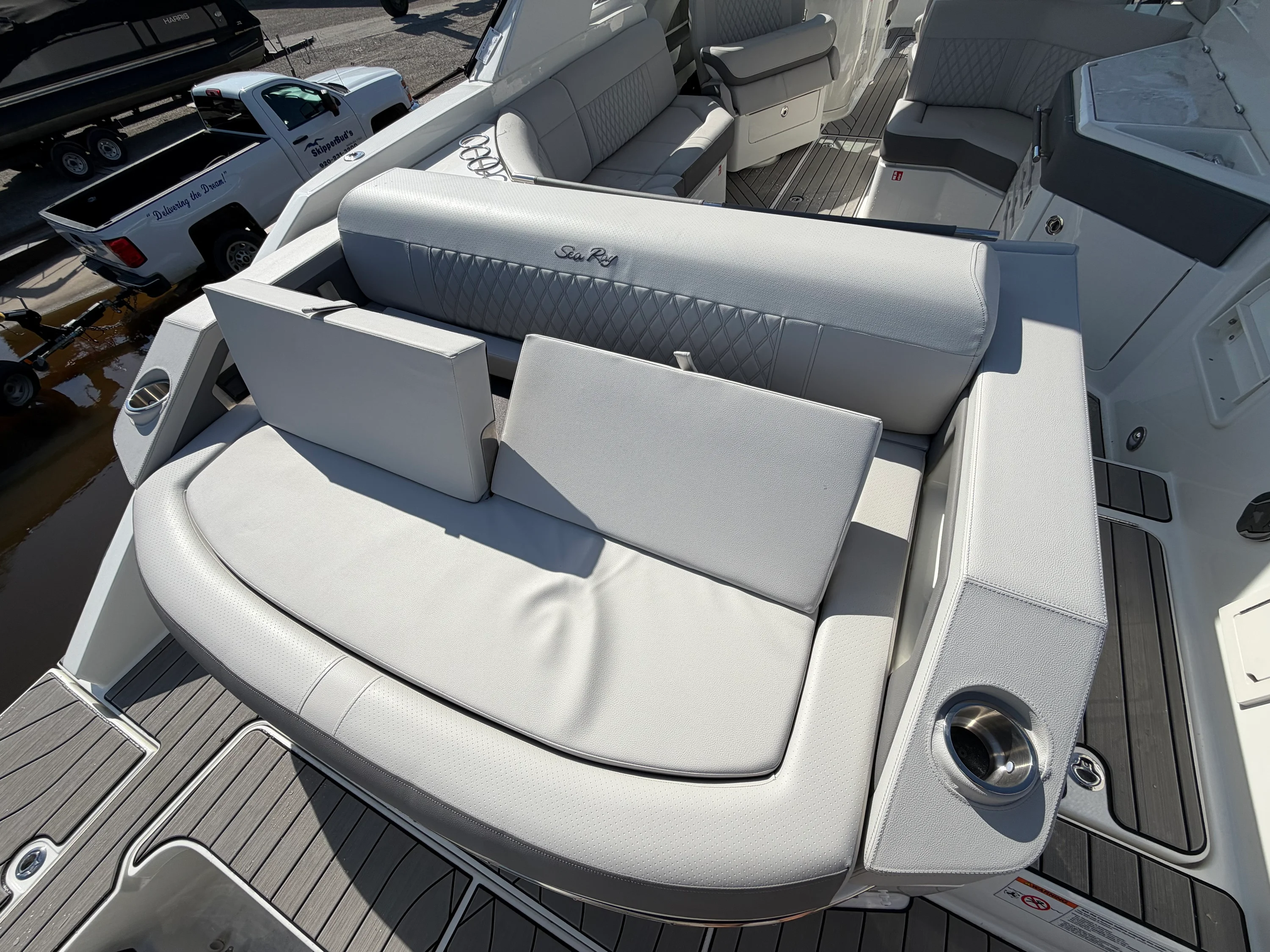 2026 Sea Ray SLX 310 Outboard Image Thumbnail #64