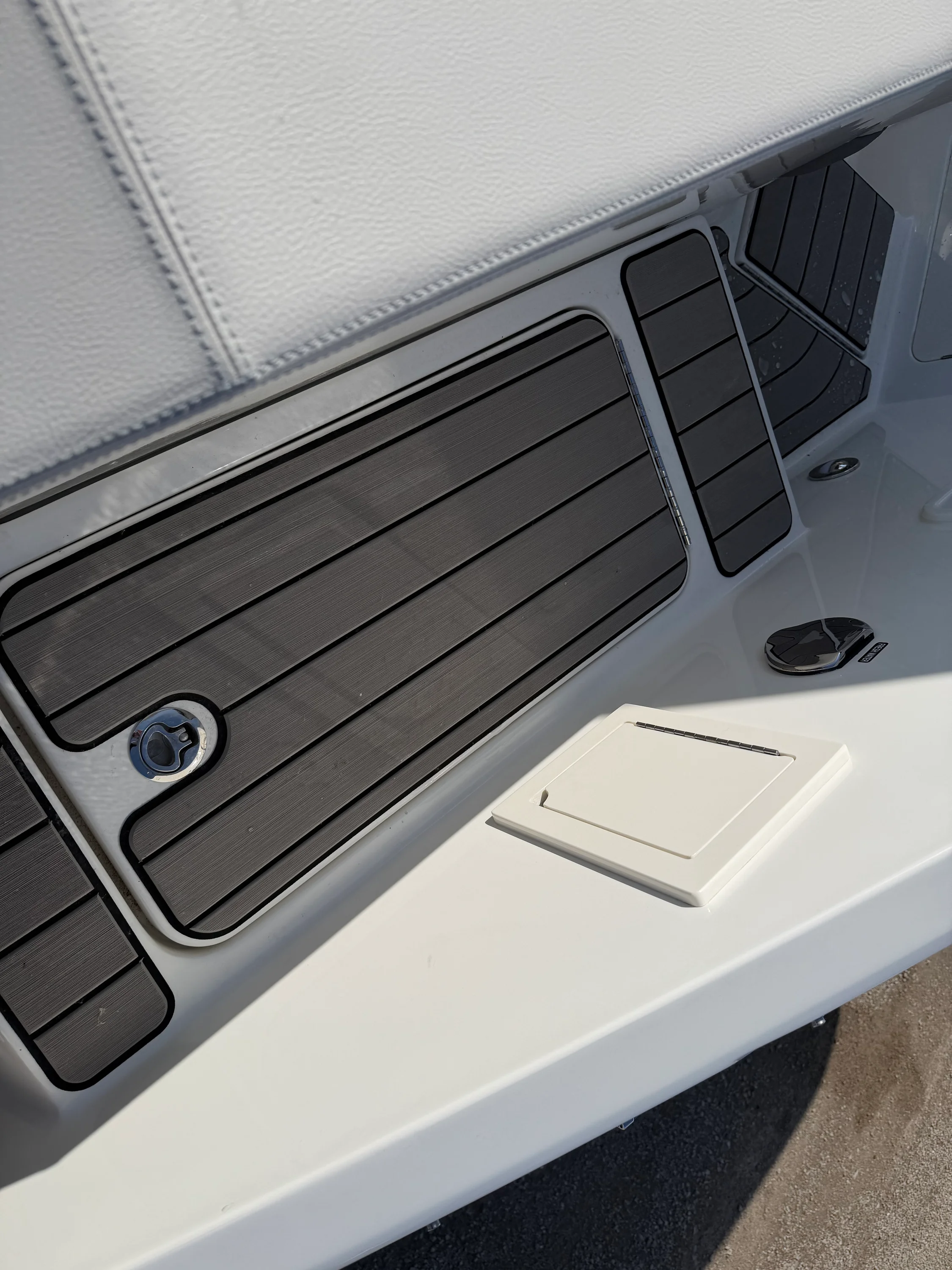 2026 Sea Ray SLX 310 Outboard Image Thumbnail #60