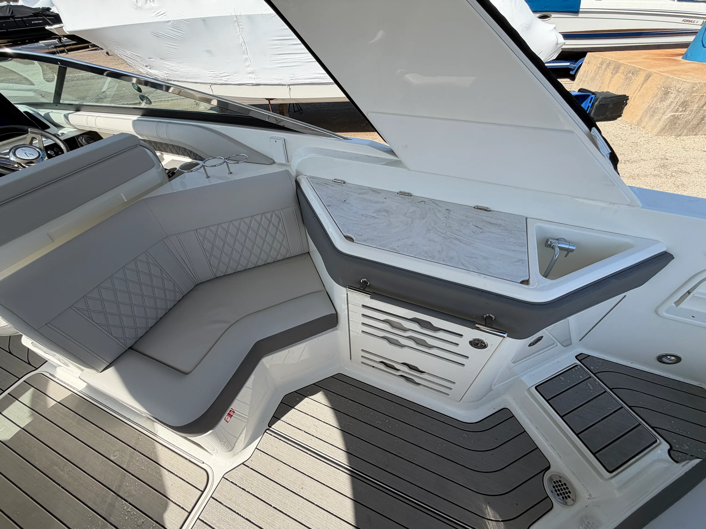 2026 Sea Ray SLX 310 Outboard Image Thumbnail #57