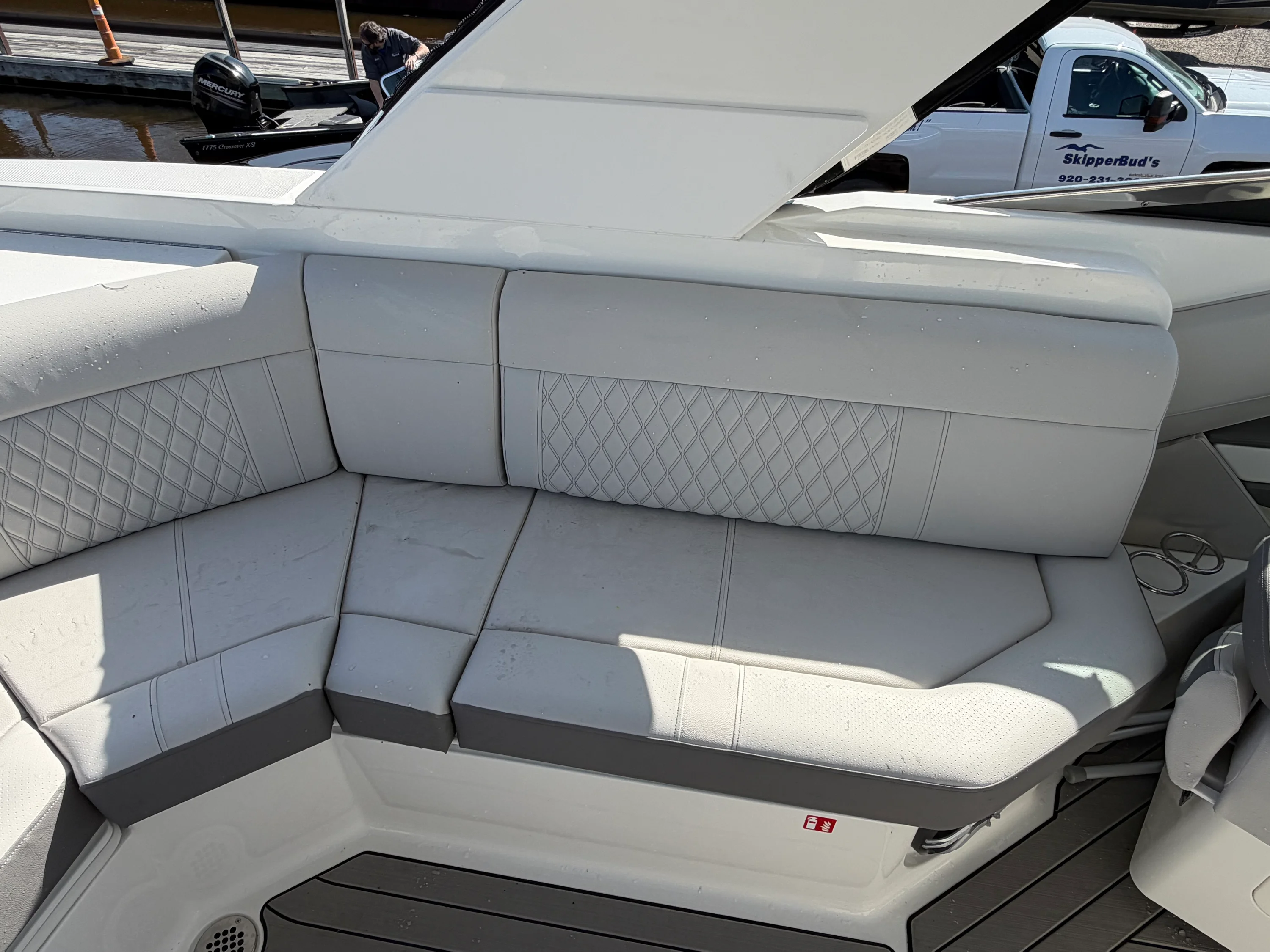 2026 Sea Ray SLX 310 Outboard Image Thumbnail #51
