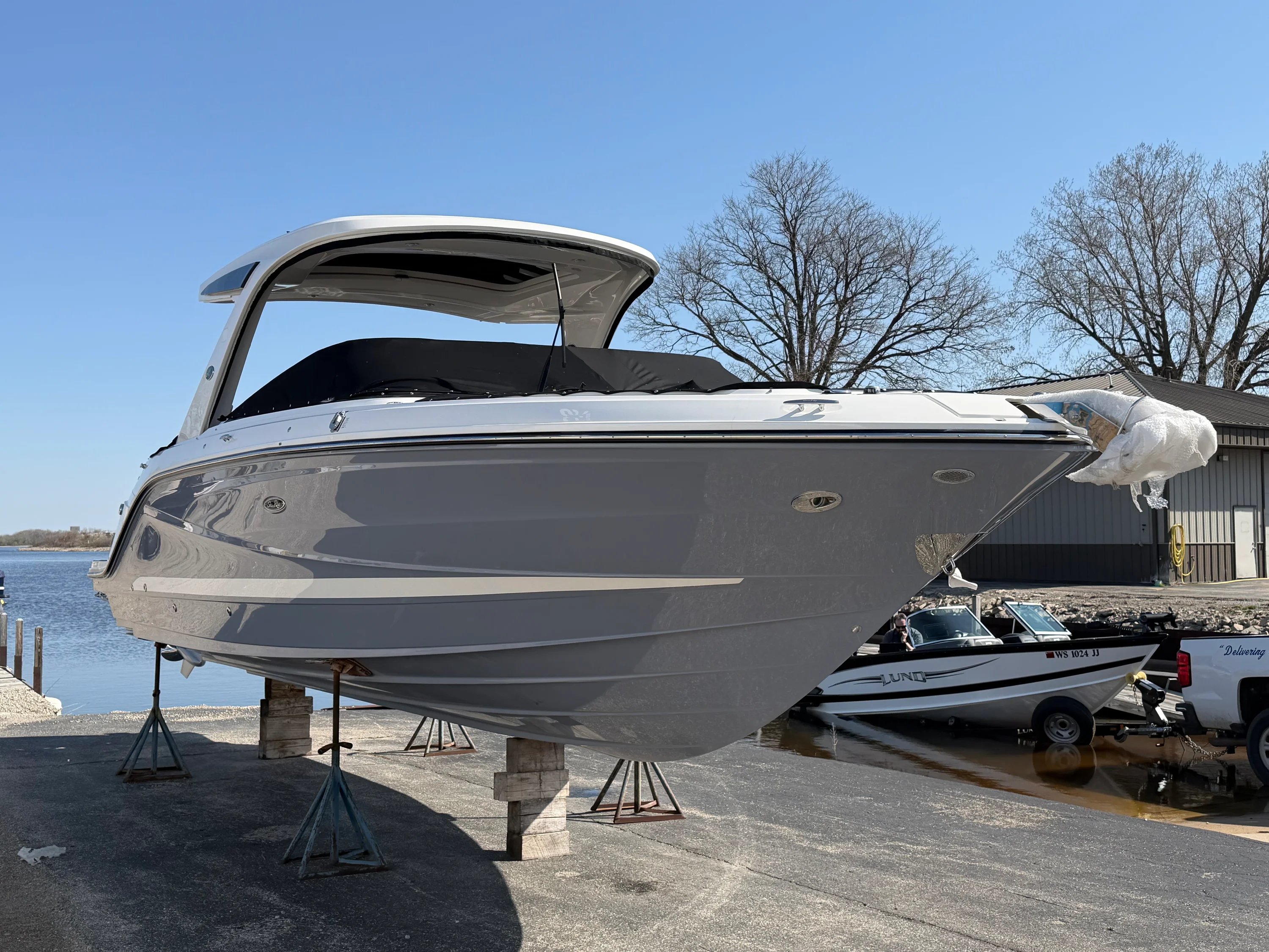2026 Sea Ray SLX 310 Outboard Image Thumbnail #70